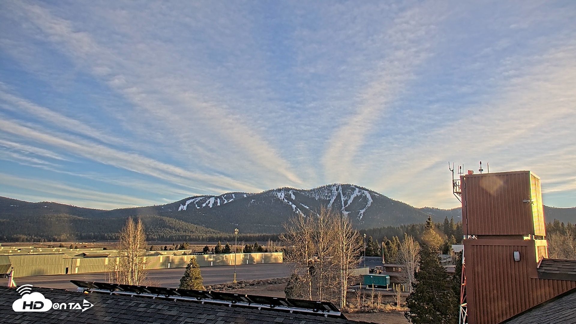 Snapshot of Truckee Tahoe Airport Live Webcam taken Dec 4, 2025, 4:07pm PST