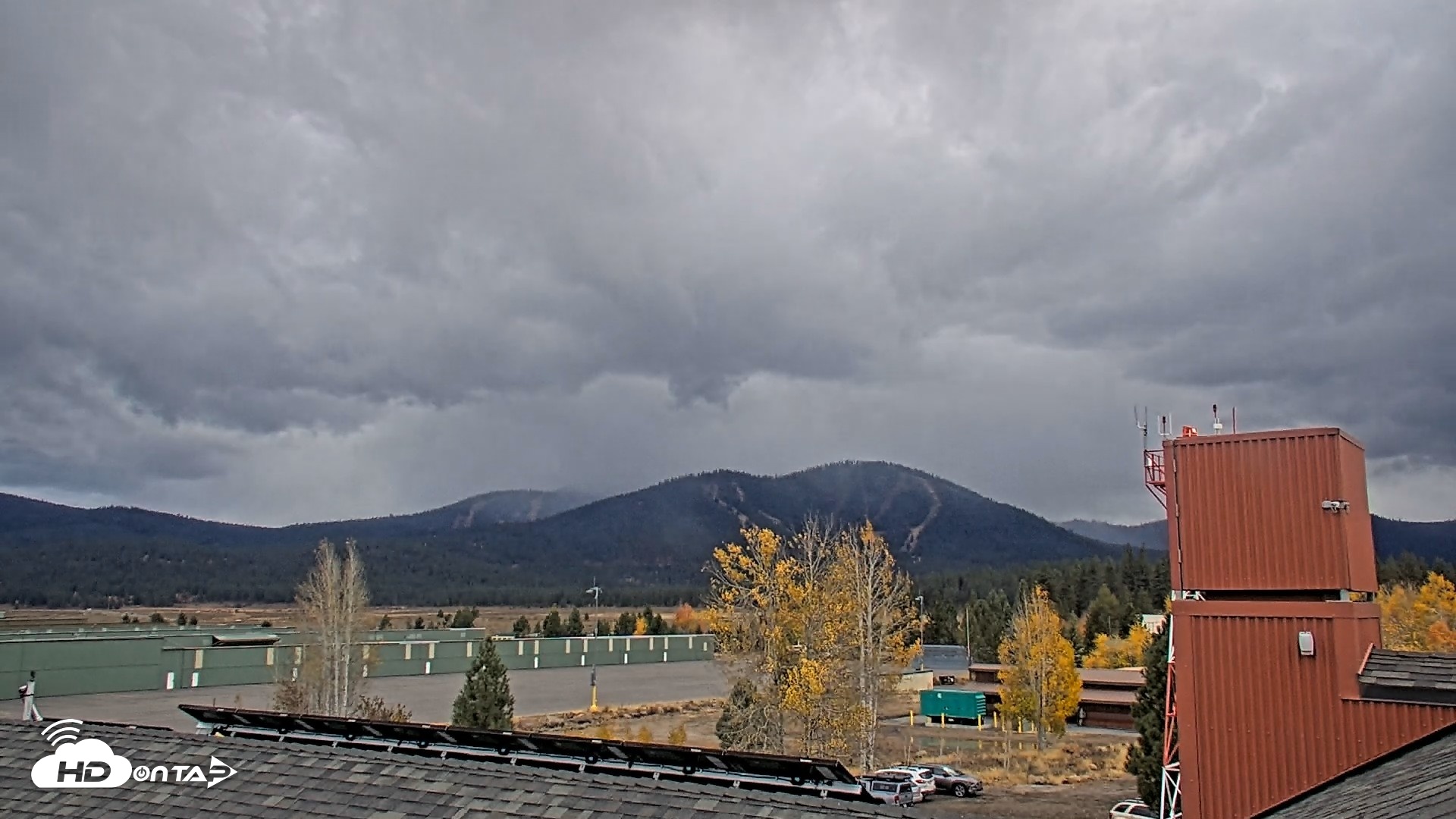 Snapshot of Truckee Tahoe Airport Live Webcam taken Oct 22, 2026, 2:08pm PDT