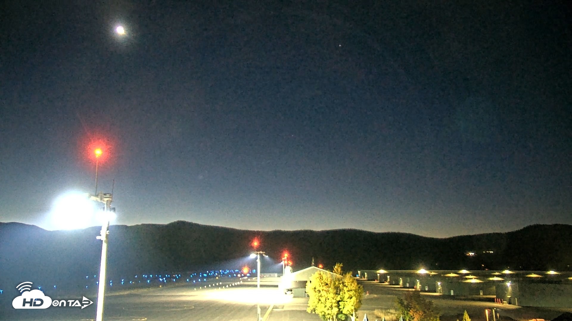 Snapshot of Truckee Tahoe Airport Live Webcam taken Oct 7, 2026, 6:11am PDT