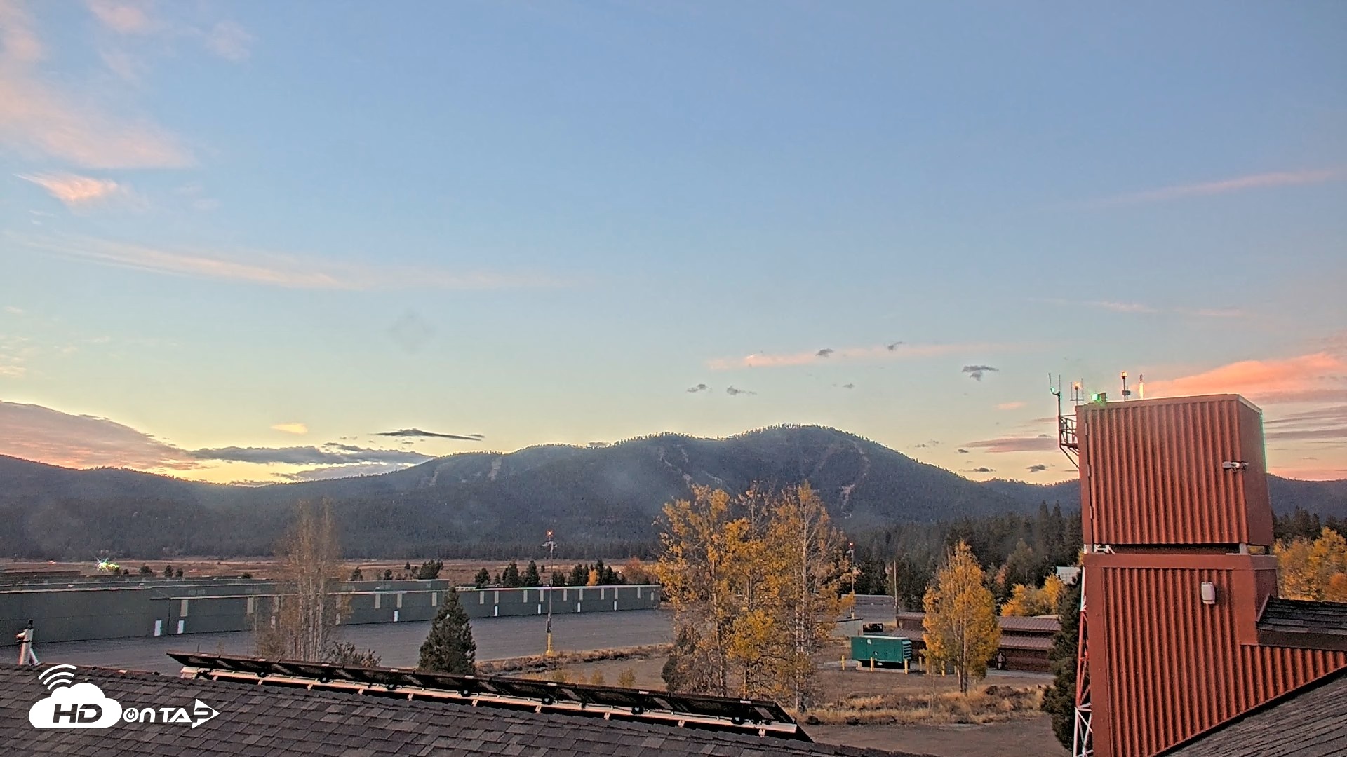 Snapshot of Truckee Tahoe Airport Live Webcam taken Oct 20, 2026, 7:09am PDT