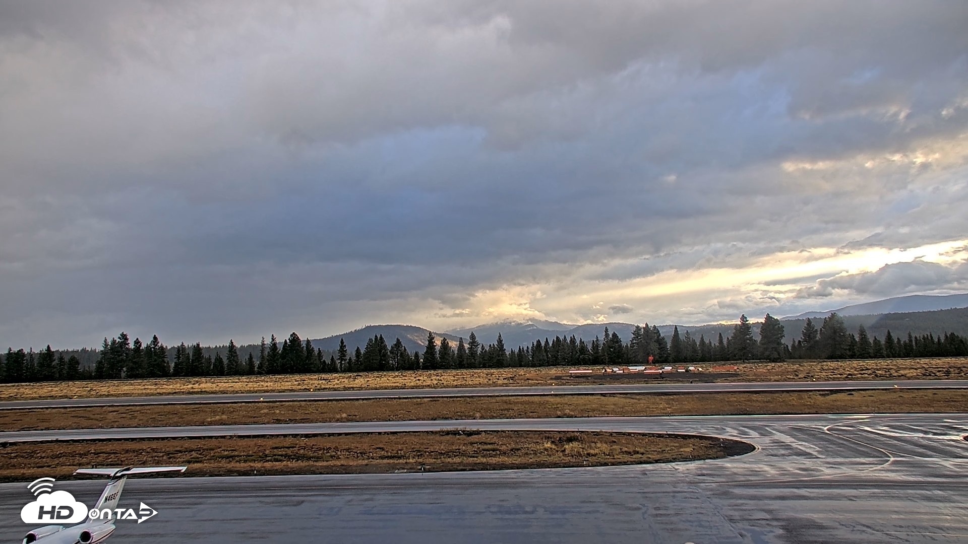 Snapshot of Truckee Tahoe Airport Live Webcam taken Sep 4, 2026, 7:09am PDT