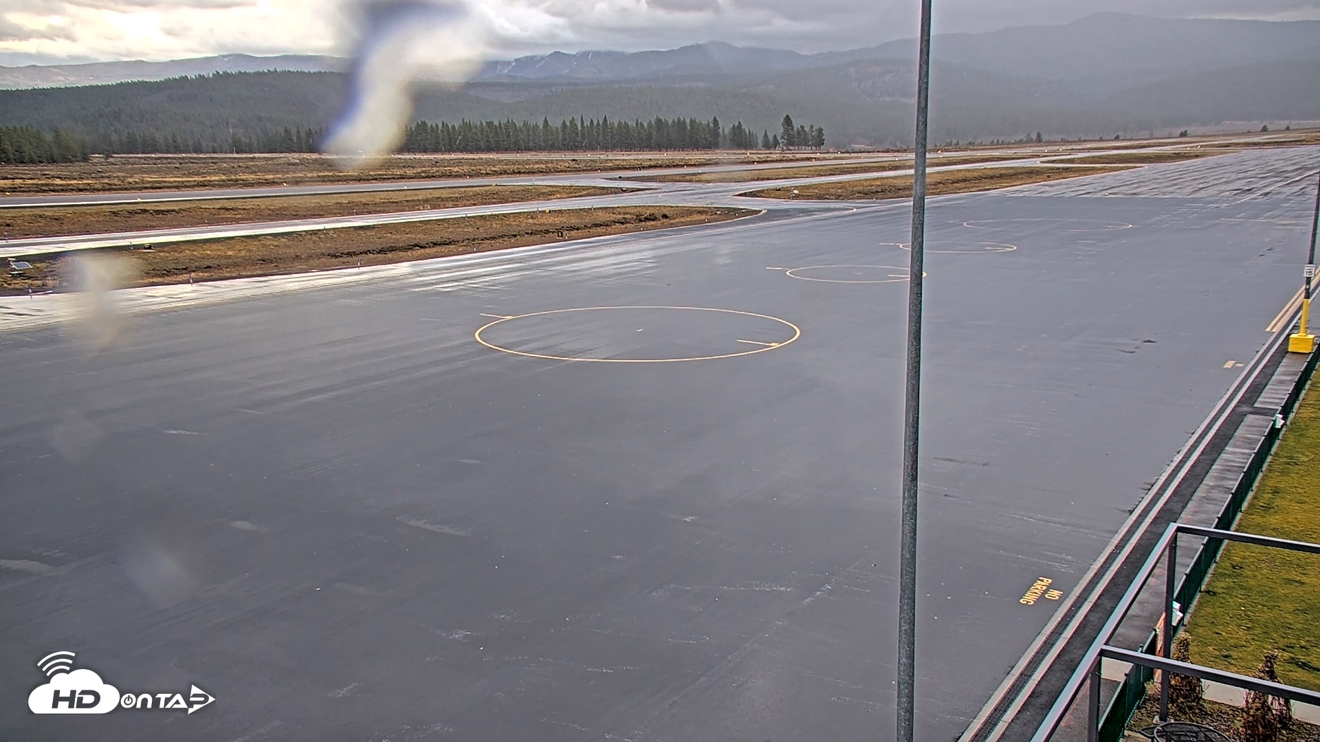 Snapshot of Truckee Tahoe Airport Live Webcam taken Nov 13, 2025, 7:41am PST