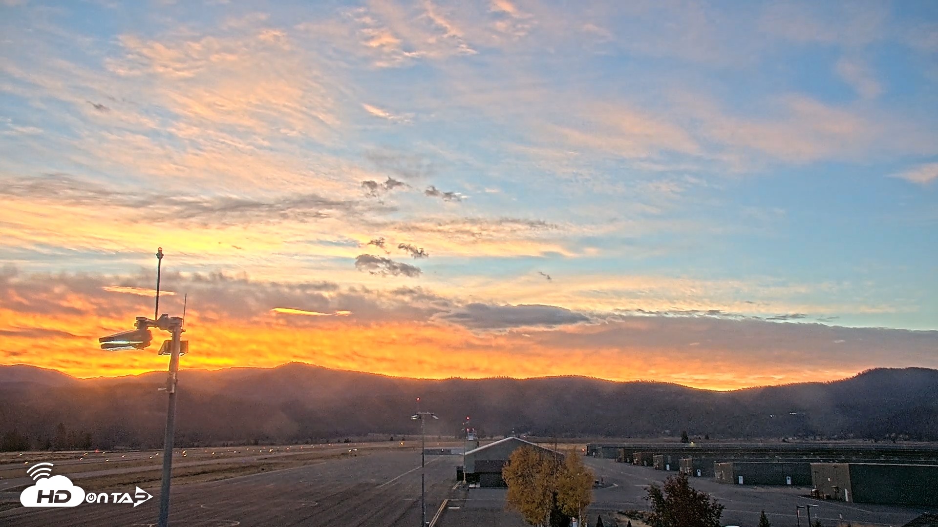 Snapshot of Truckee Tahoe Airport Live Webcam taken Oct 20, 2026, 7:09am PDT