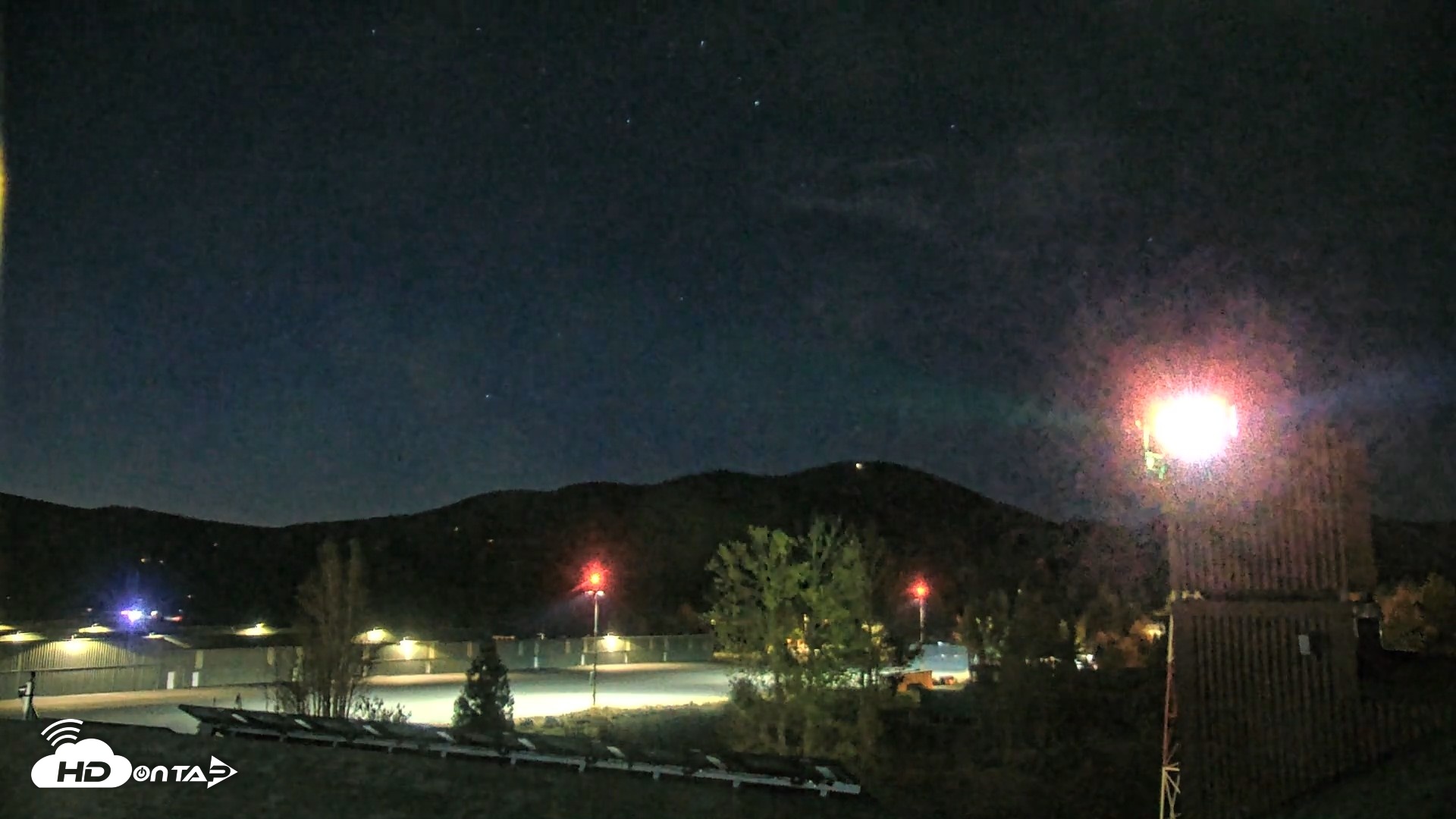 Snapshot of Truckee Tahoe Airport Live Webcam taken Oct 14, 2026, 6:15am PDT
