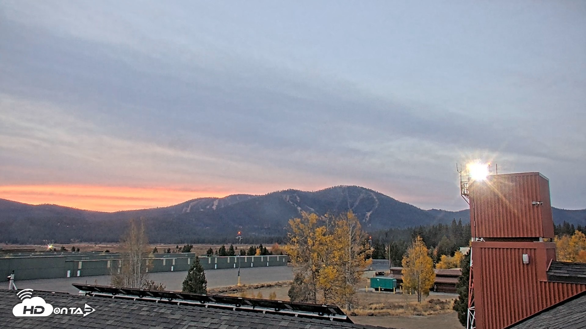 Snapshot of Truckee Tahoe Airport Live Webcam taken Oct 21, 2026, 7:09am PDT