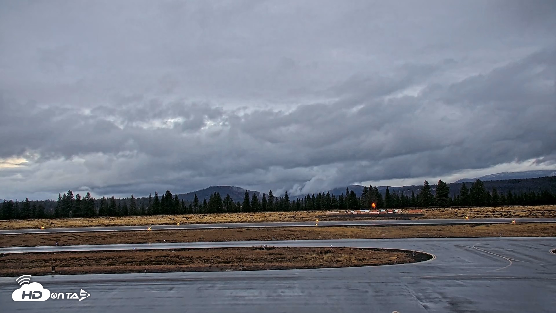 Snapshot of Truckee Tahoe Airport Live Webcam taken Oct 23, 2026, 7:15am PDT