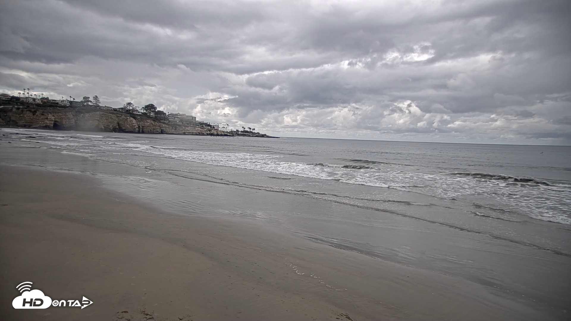 Snapshot of La Jolla Shores Live Surf Cam taken Oct 23, 2026, 1:50pm PDT