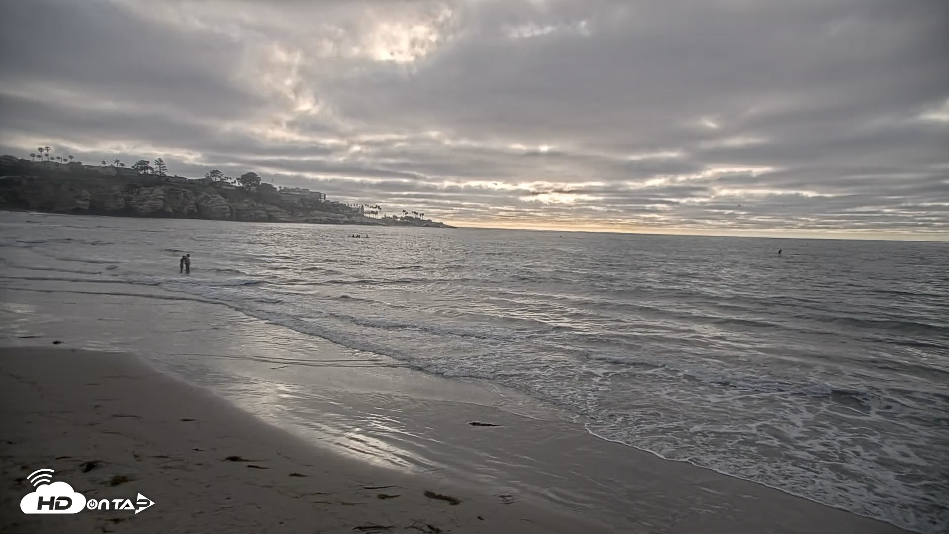 Snapshot of La Jolla Shores Live Surf Cam taken Apr 10, 2026, 6:07pm PDT