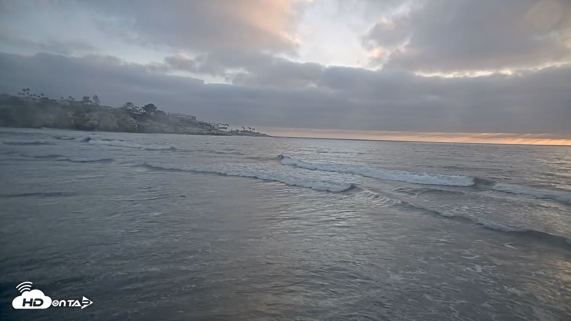 Snapshot of La Jolla Shores Live Surf Cam taken Jun 9, 2026, 7:40pm PDT