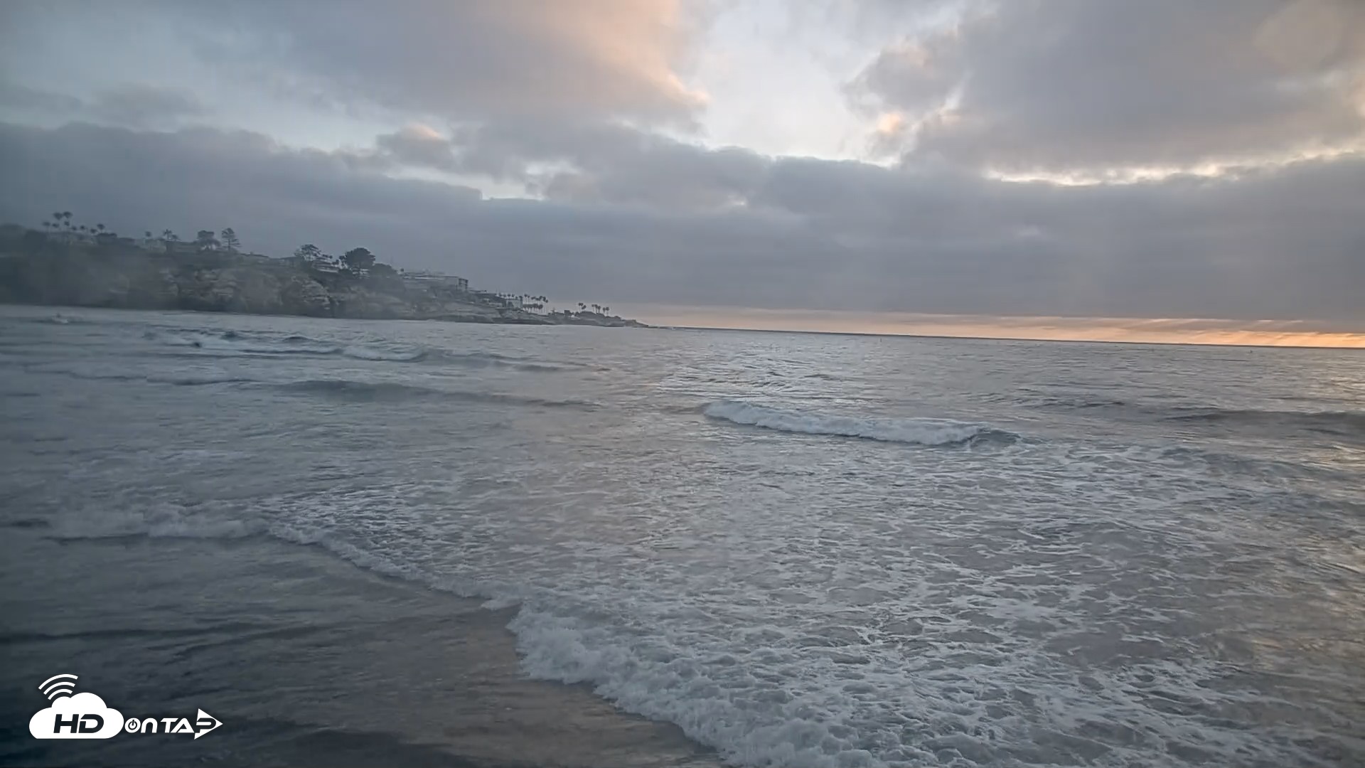 Snapshot of La Jolla Shores Live Surf Cam taken Jun 9, 2026, 7:40pm PDT