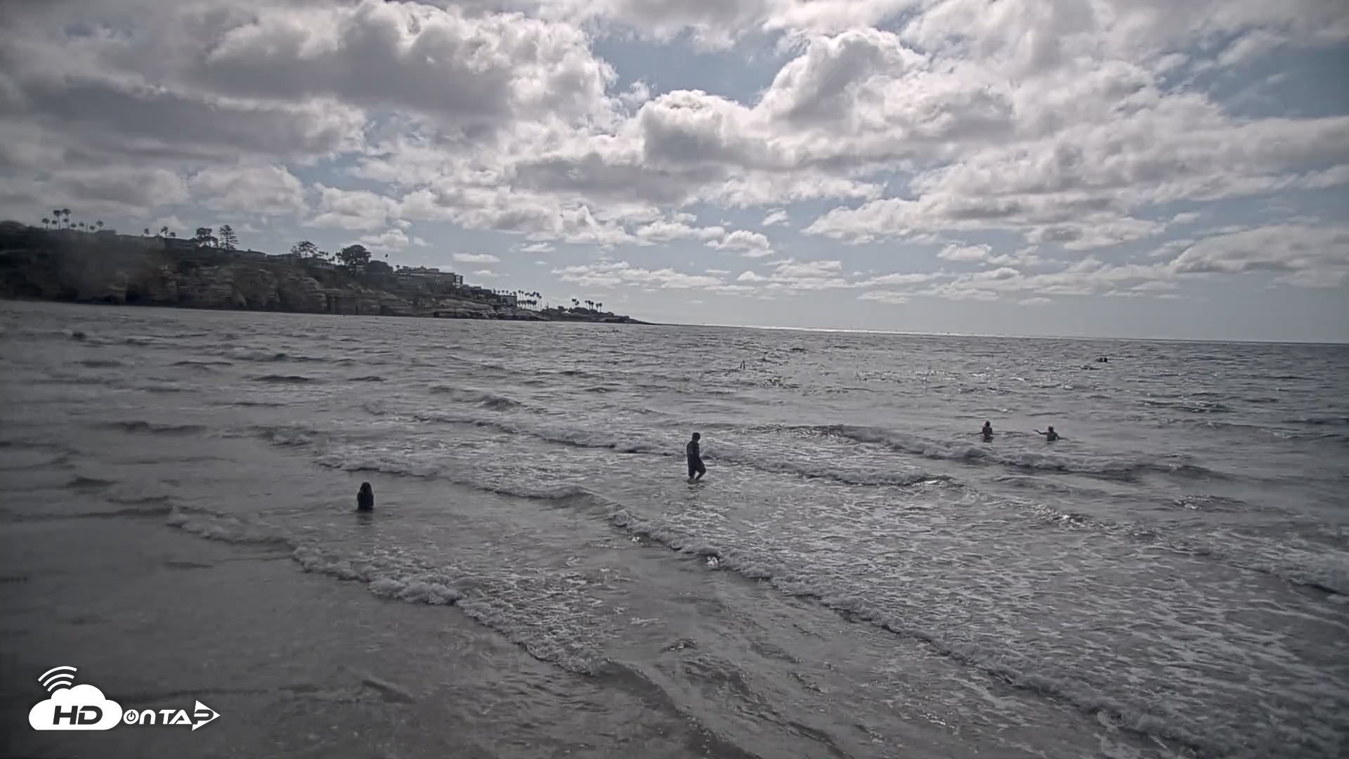 Snapshot of La Jolla Shores Live Surf Cam taken May 25, 2026, 4:16pm PDT
