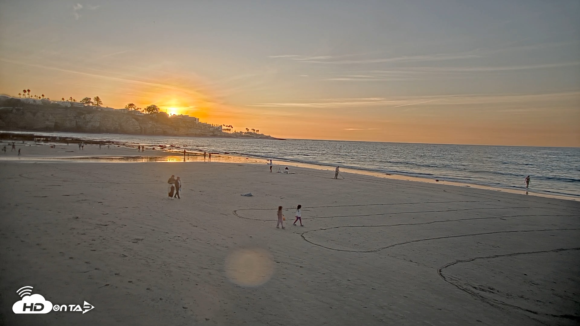 Snapshot of La Jolla Shores Live Surf Cam taken Nov 5, 2025, 4:42pm PST