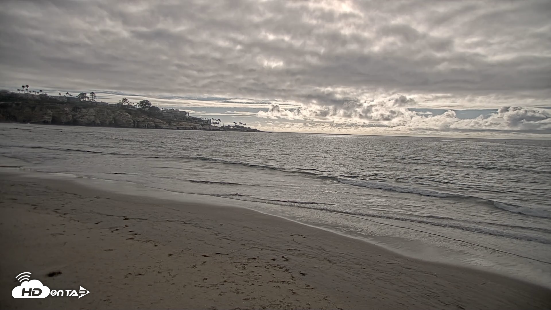 Snapshot of La Jolla Shores Live Surf Cam taken Apr 21, 2026, 5:42pm PDT