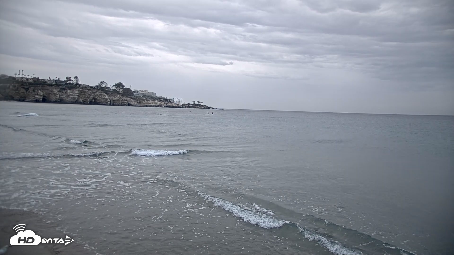 Snapshot of La Jolla Shores Live Surf Cam taken Oct 17, 2026, 7:49am PDT