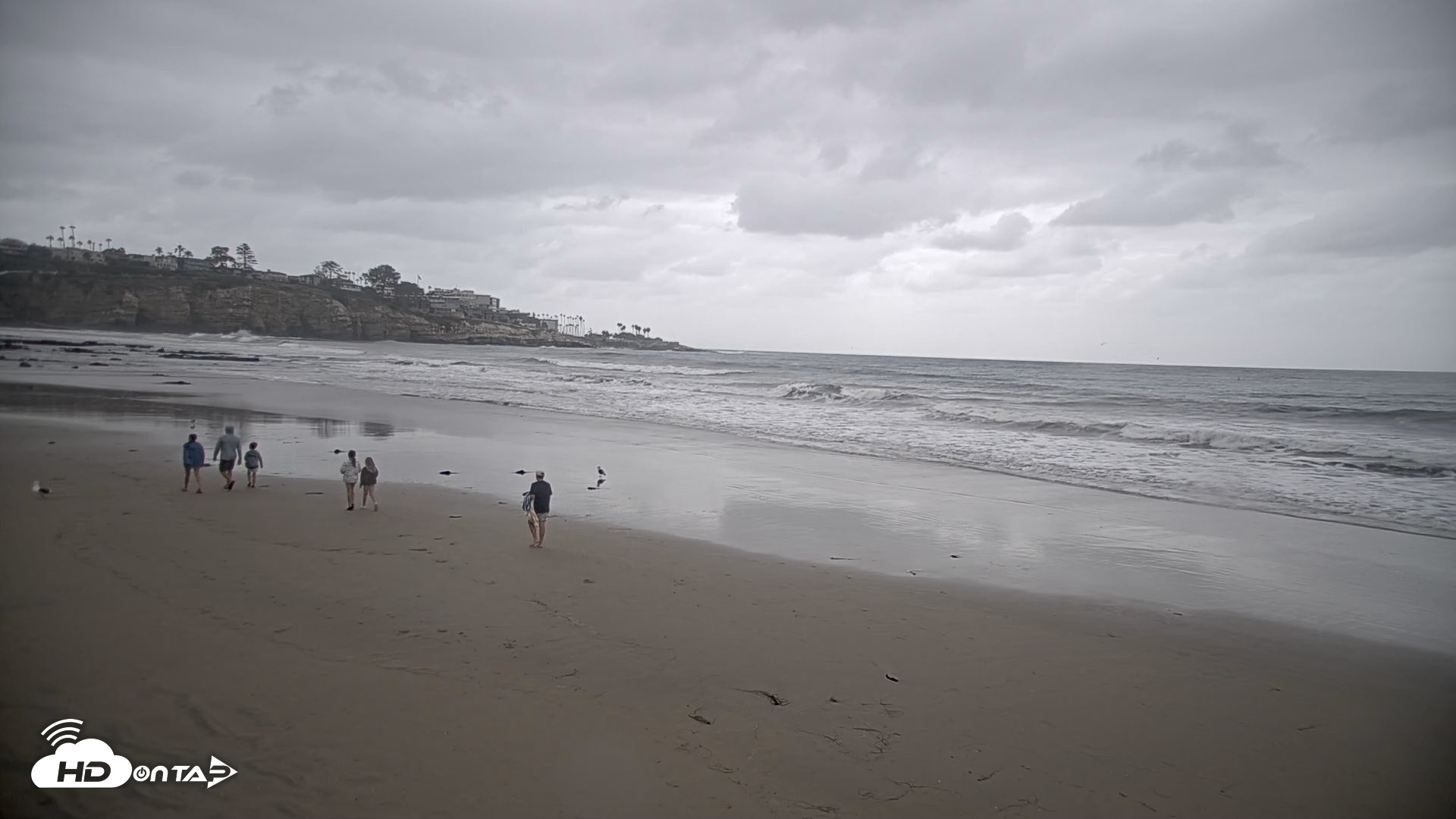 Snapshot of La Jolla Shores Live Surf Cam taken Oct 11, 2026, 4:00pm PDT