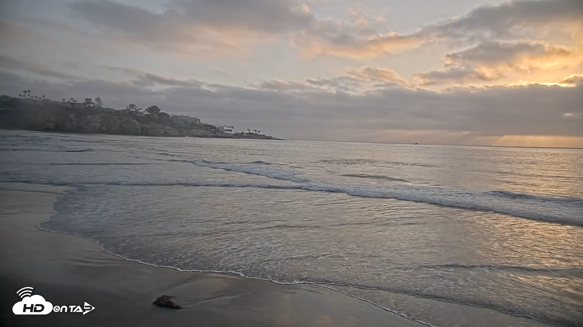 Snapshot of La Jolla Shores Live Surf Cam taken May 21, 2026, 7:22pm PDT