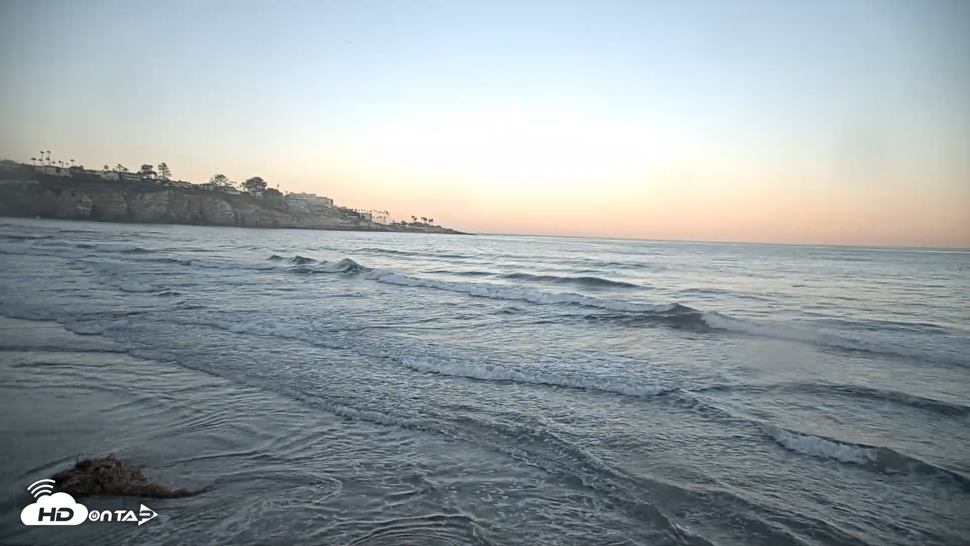 Snapshot of La Jolla Shores Live Surf Cam taken Oct 15, 2026, 7:04am PDT