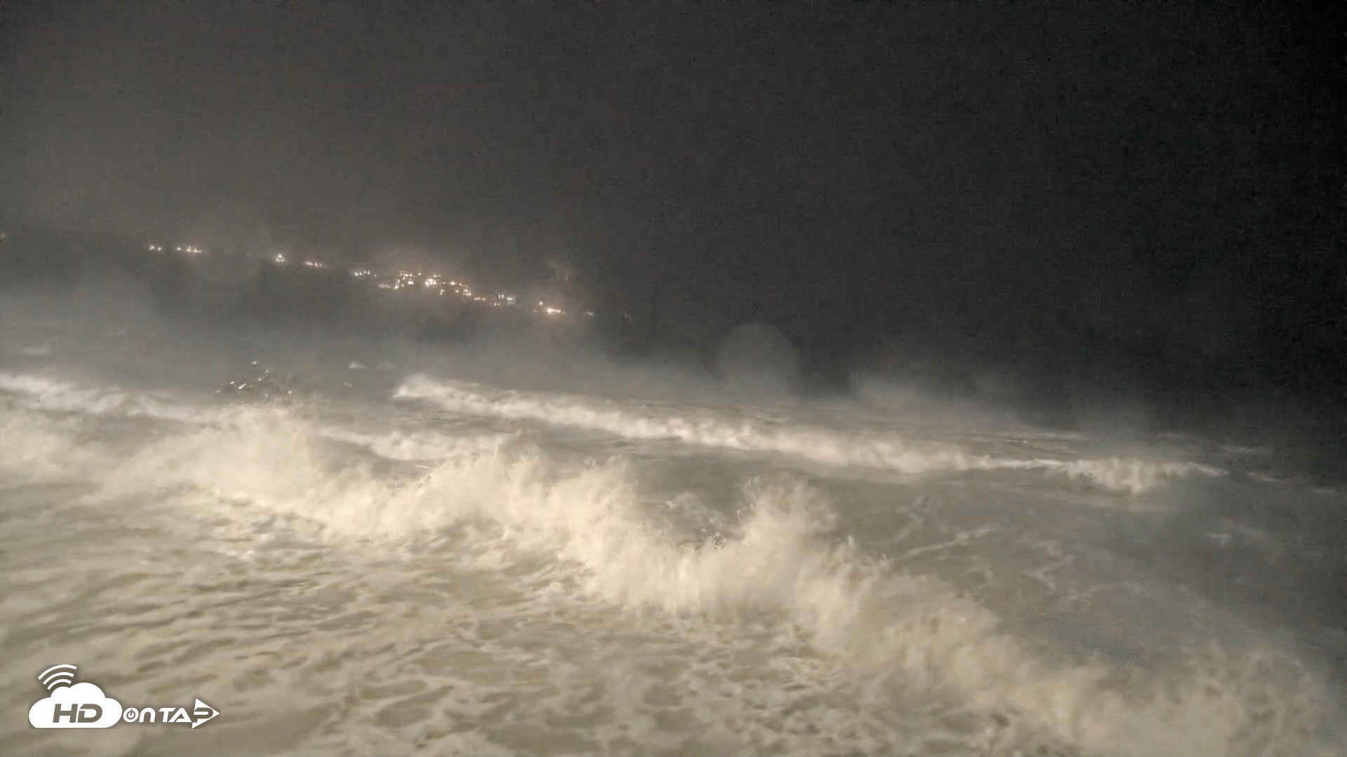 Snapshot of La Jolla Shores Live Surf Cam taken Oct 10, 2026, 9:04pm PDT