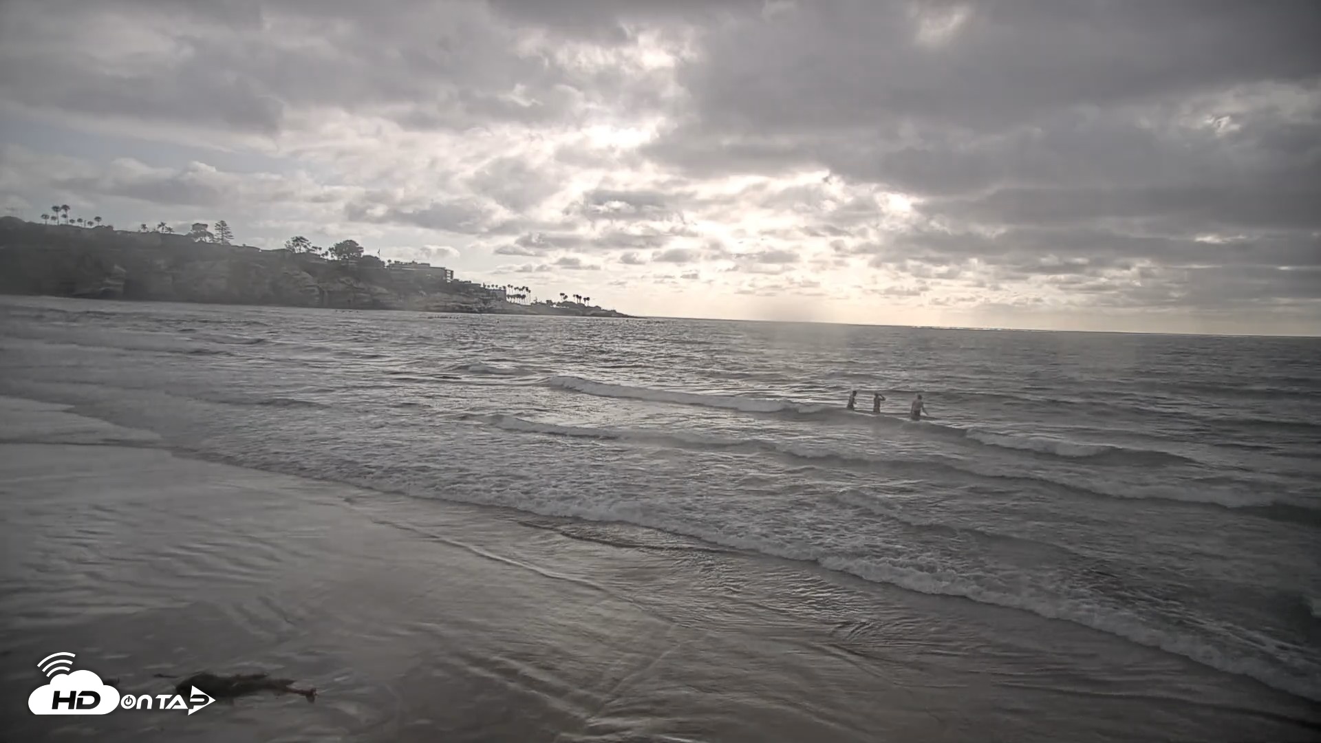 Snapshot of La Jolla Shores Live Surf Cam taken Jun 30, 2026, 5:52pm PDT