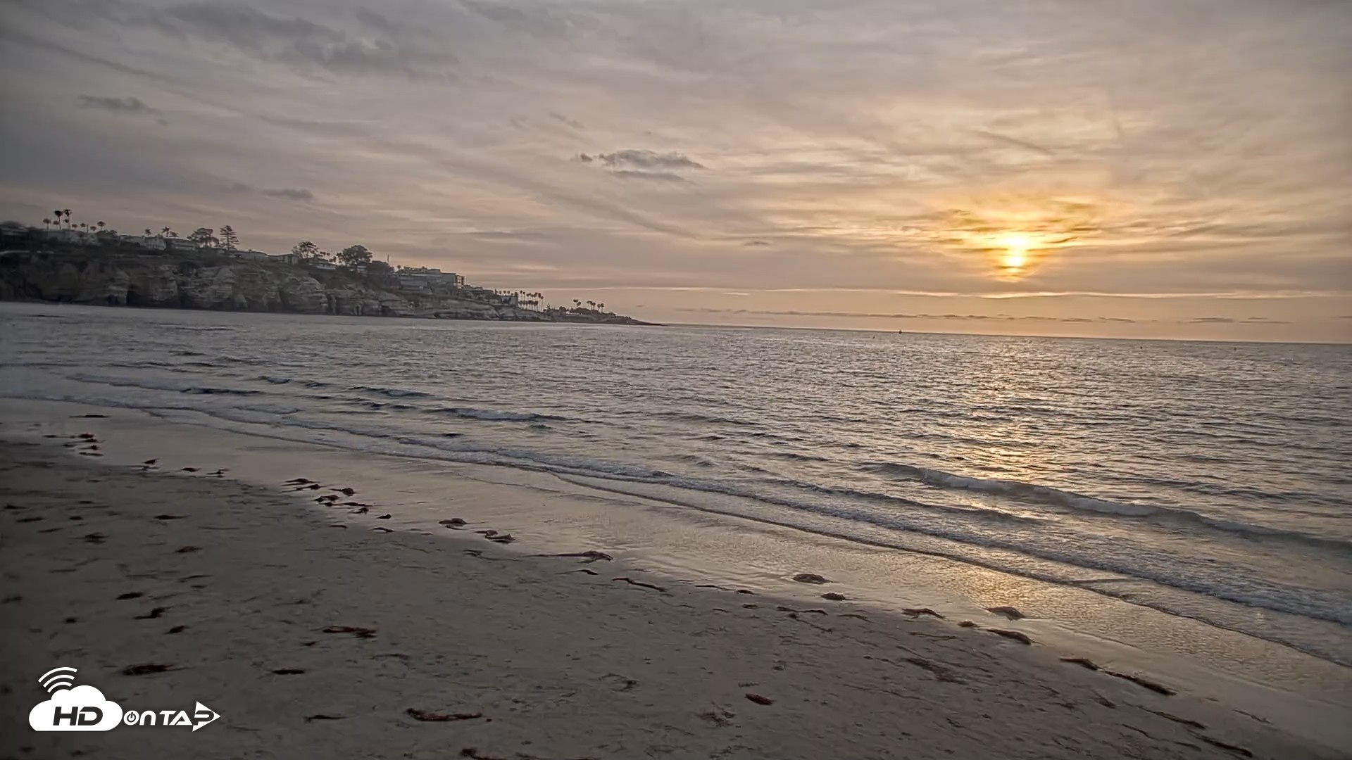 Snapshot of La Jolla Shores Live Surf Cam taken Apr 20, 2026, 7:05pm PDT