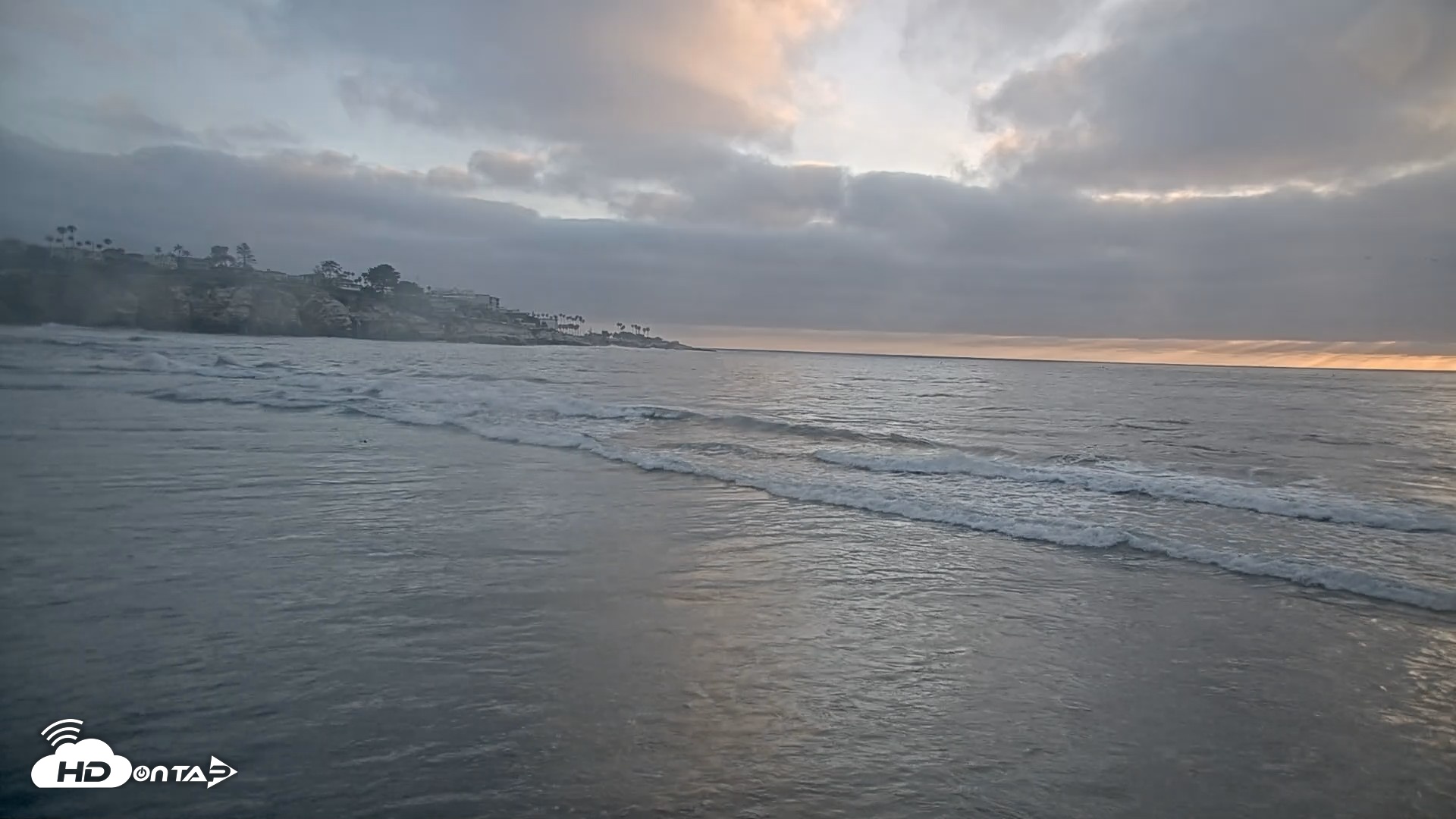 Snapshot of La Jolla Shores Live Surf Cam taken Jun 9, 2026, 7:39pm PDT