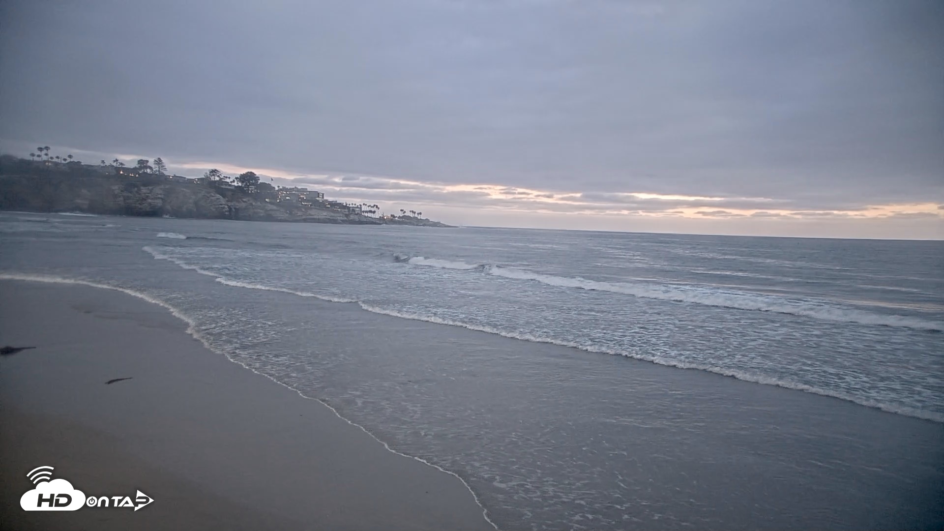 Snapshot of La Jolla Shores Live Surf Cam taken Jun 6, 2026, 8:09pm PDT