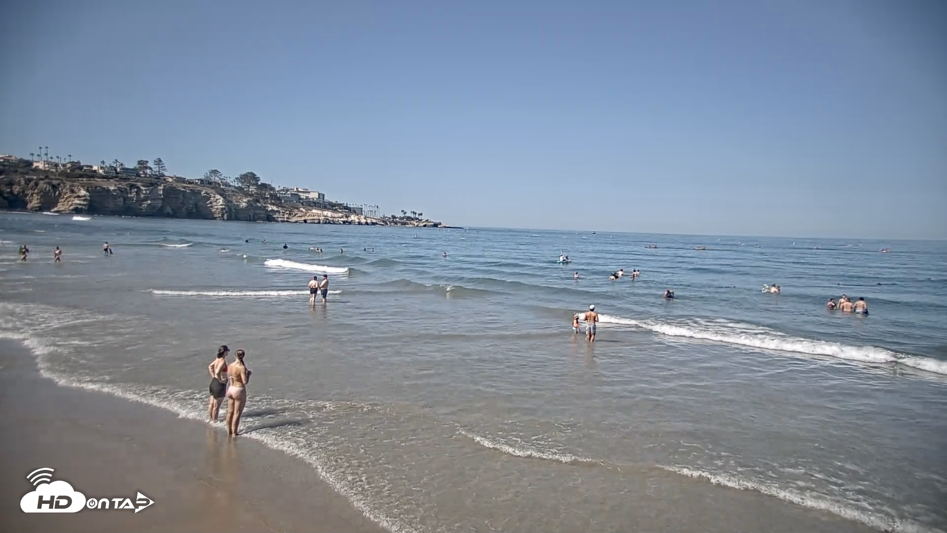 Snapshot of La Jolla Shores Live Surf Cam taken Oct 4, 2026, 11:09am PDT