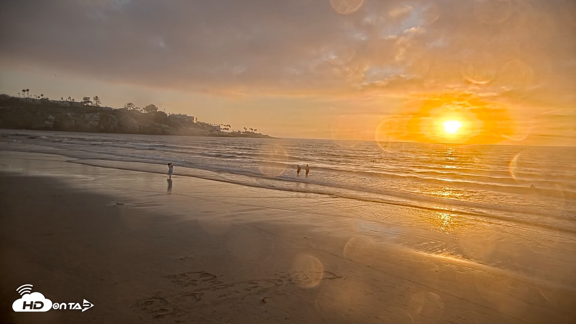 Snapshot of La Jolla Shores Live Surf Cam taken Aug 18, 2026, 7:19pm PDT