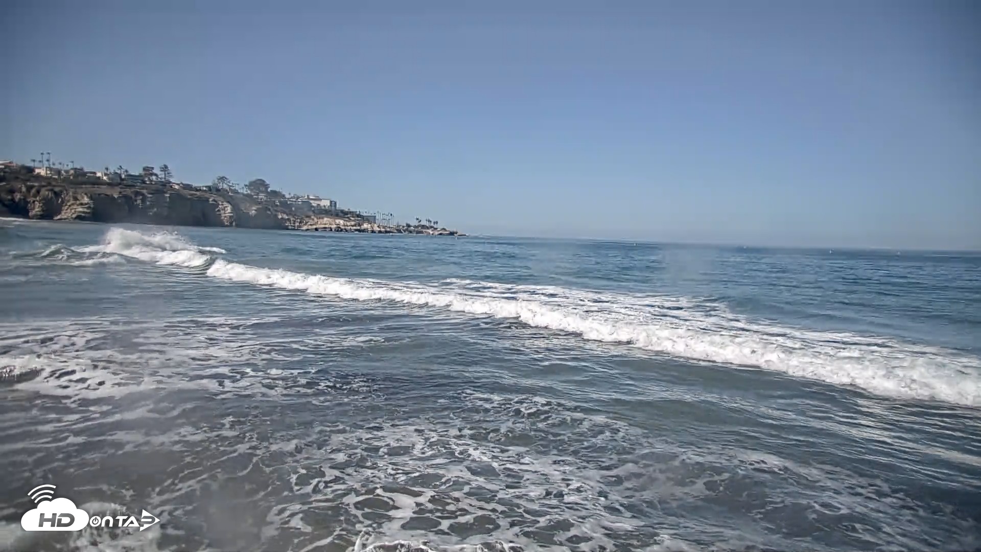 Snapshot of La Jolla Shores Live Surf Cam taken Oct 14, 2026, 11:01am PDT