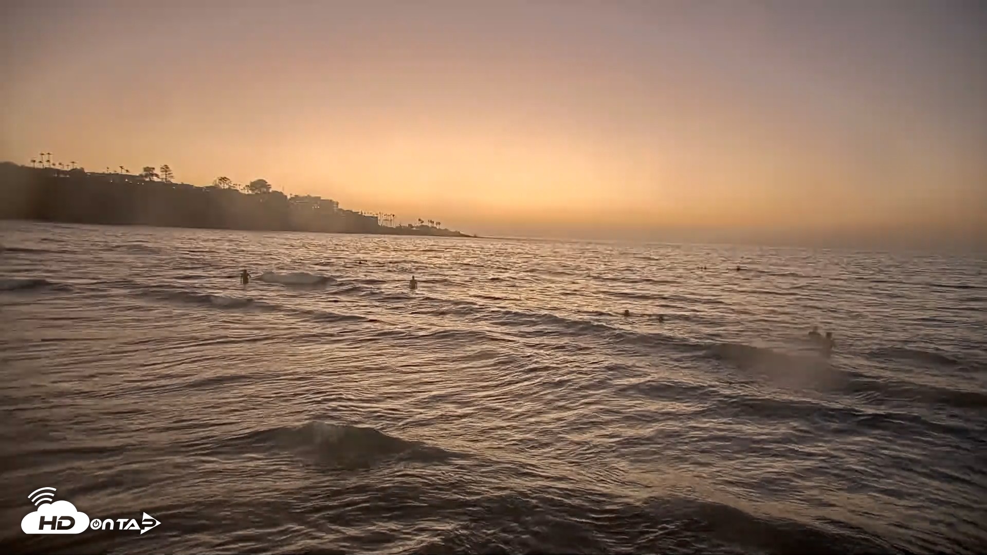 Snapshot of La Jolla Shores Live Surf Cam taken Oct 19, 2026, 6:32pm PDT