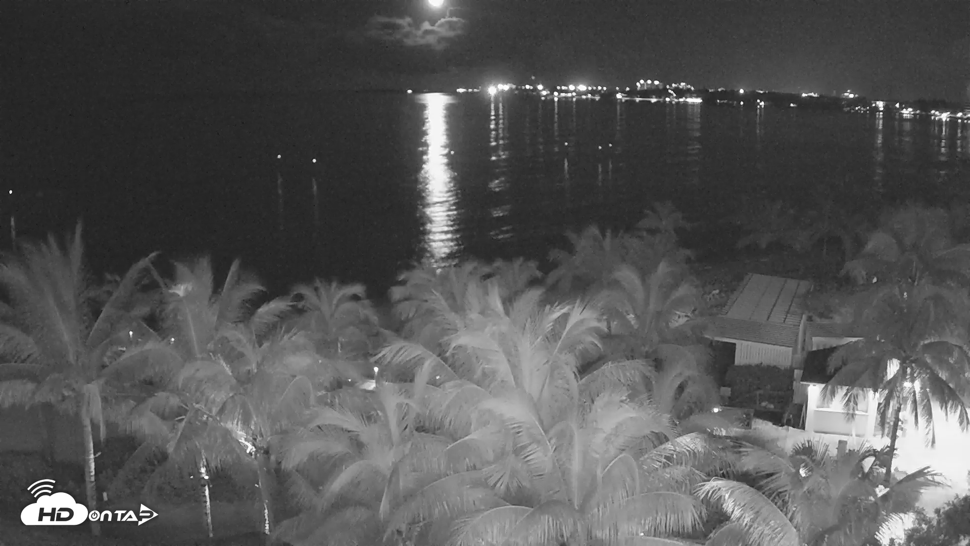 Snapshot of Baha Mar Resort - Nassau Bahamas Live Webcam taken Oct 14, 2025, 1:19am EDT