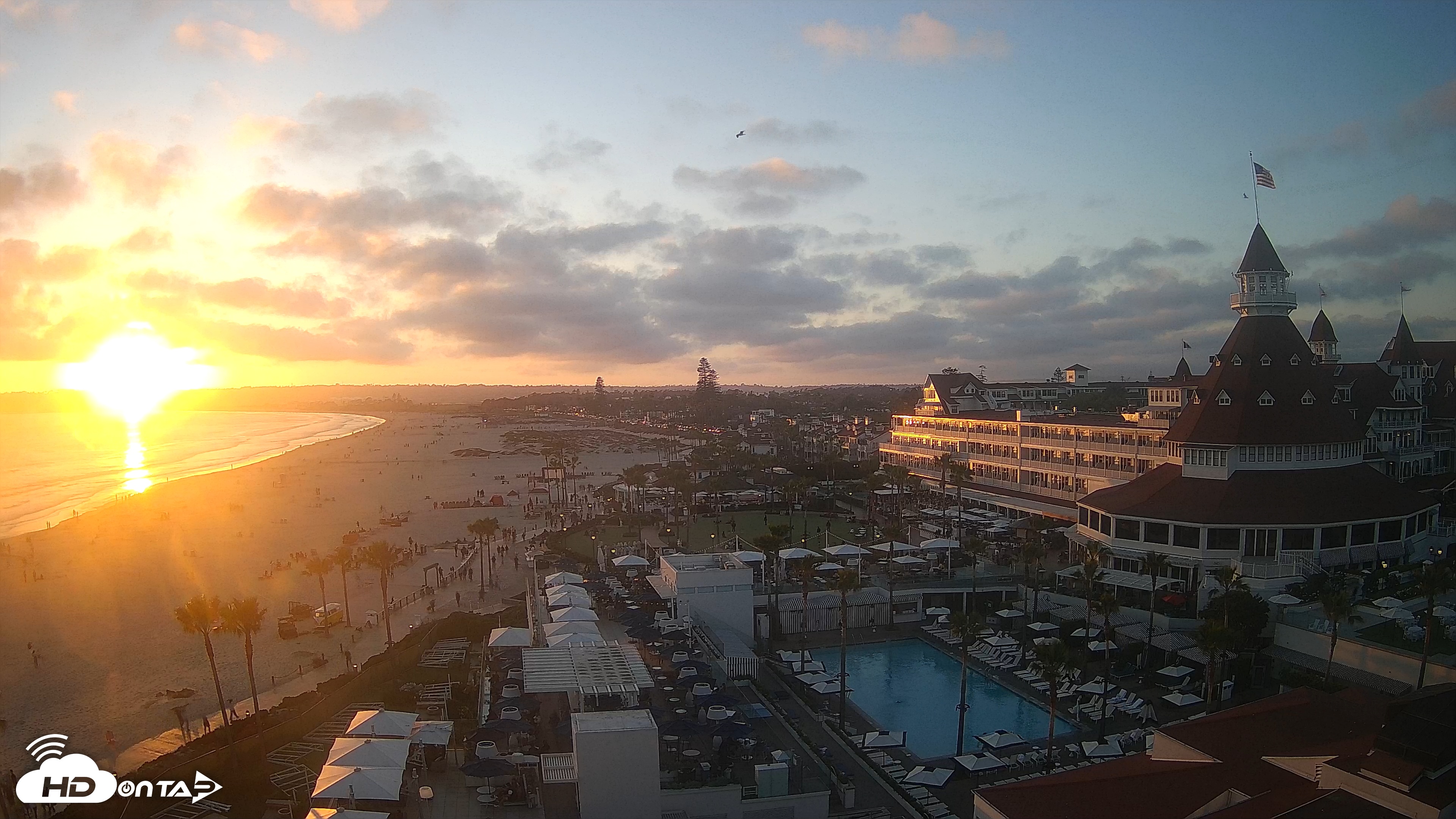 Snapshot of Hotel Del Coronado 4K Fixed Live Cam taken Apr 19, 2025, 7:11pm PDT
