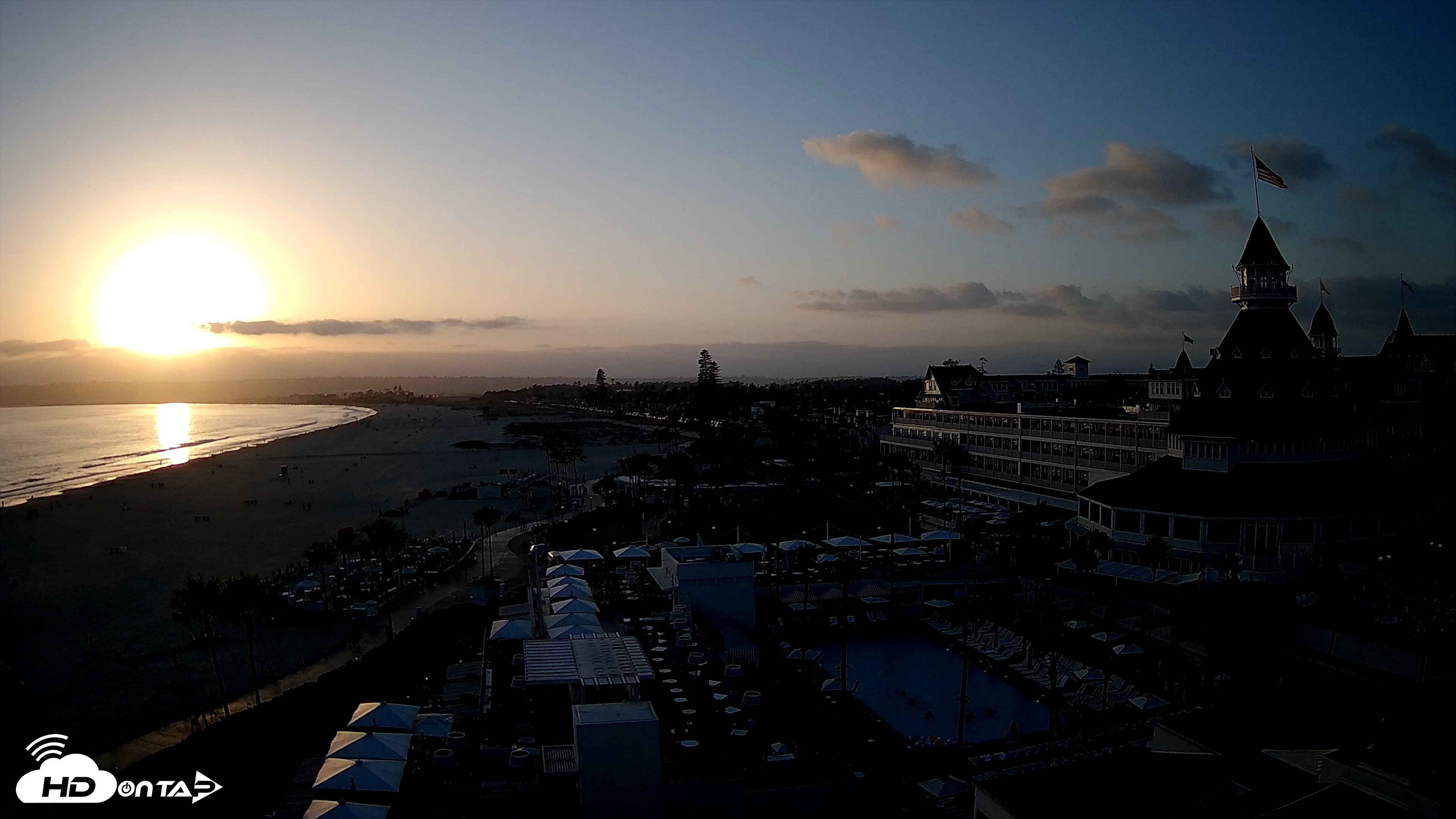 Snapshot of Hotel Del Coronado 4K Fixed Live Cam taken Apr 30, 2026, 7:07pm PDT