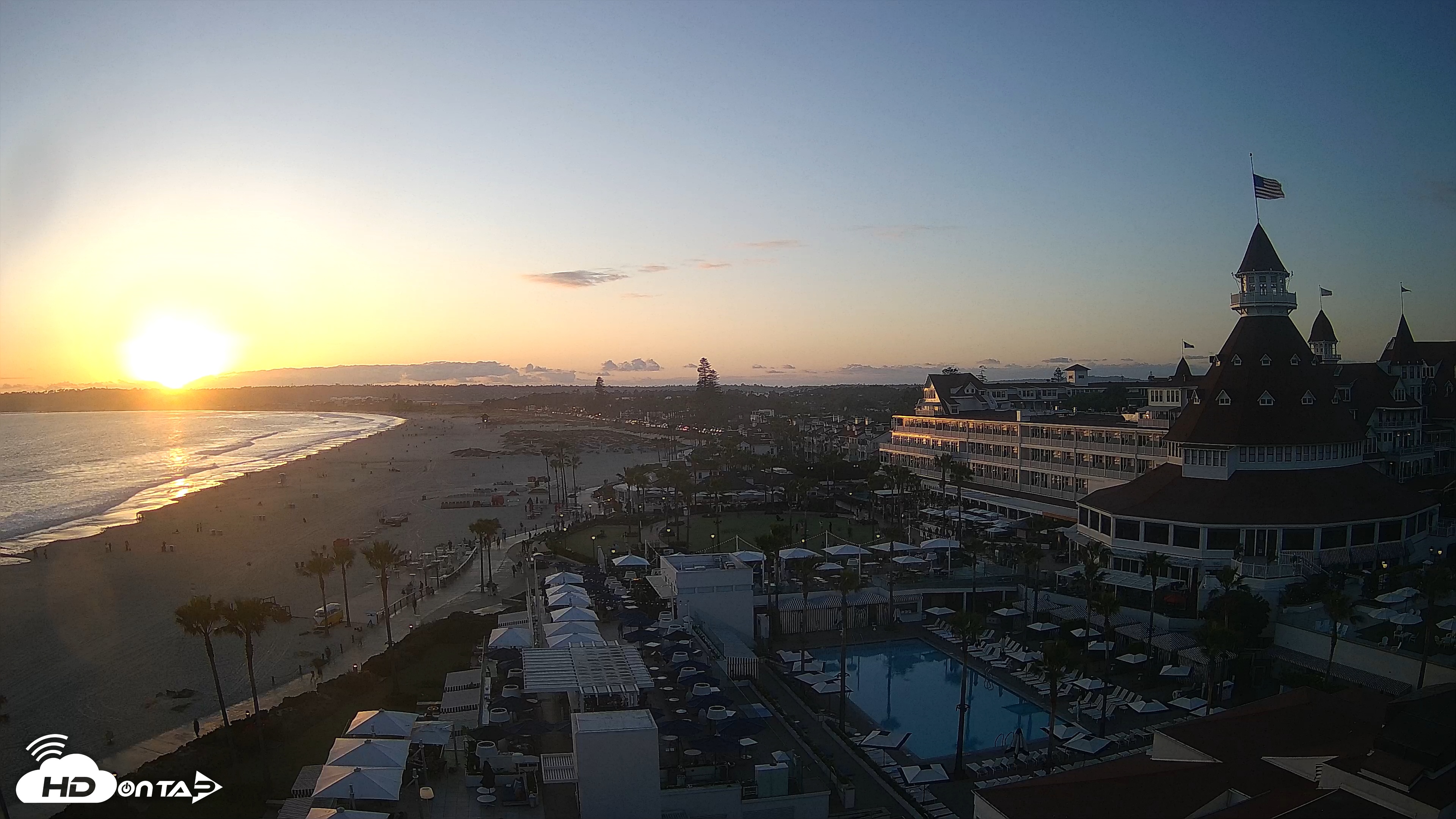 Snapshot of Hotel Del Coronado 4K Fixed Live Cam taken Apr 25, 2025, 7:17pm PDT