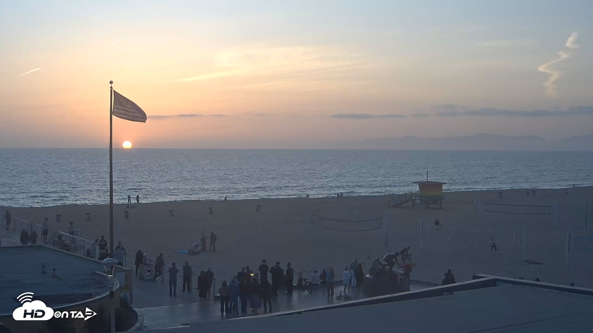 Snapshot of Hermosa Beach Pier North Live Webcam taken Apr 16, 2026, 7:24pm PDT