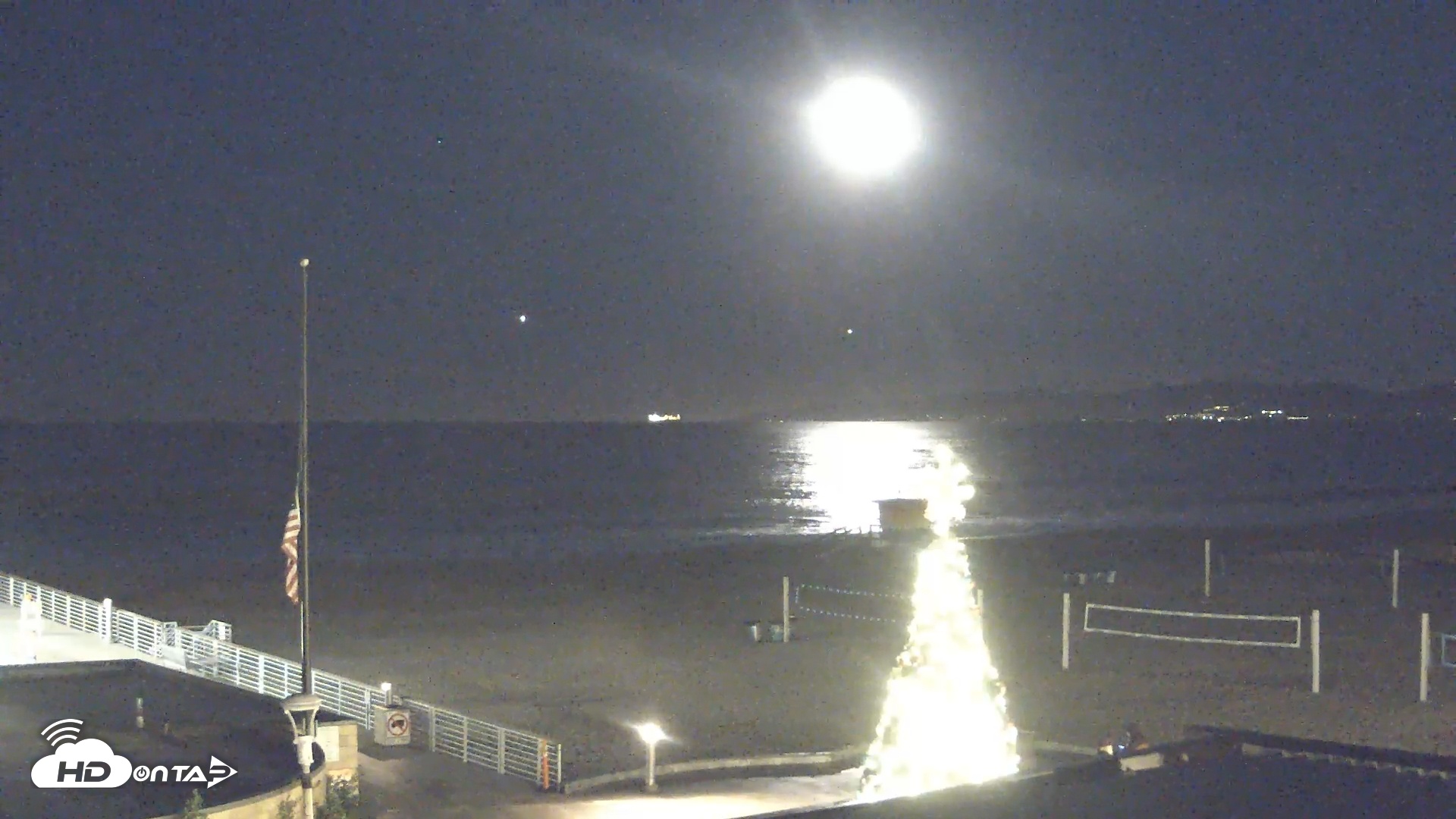 Snapshot of Hermosa Beach Pier North Live Webcam taken Dec 4, 2025, 5:48am PST