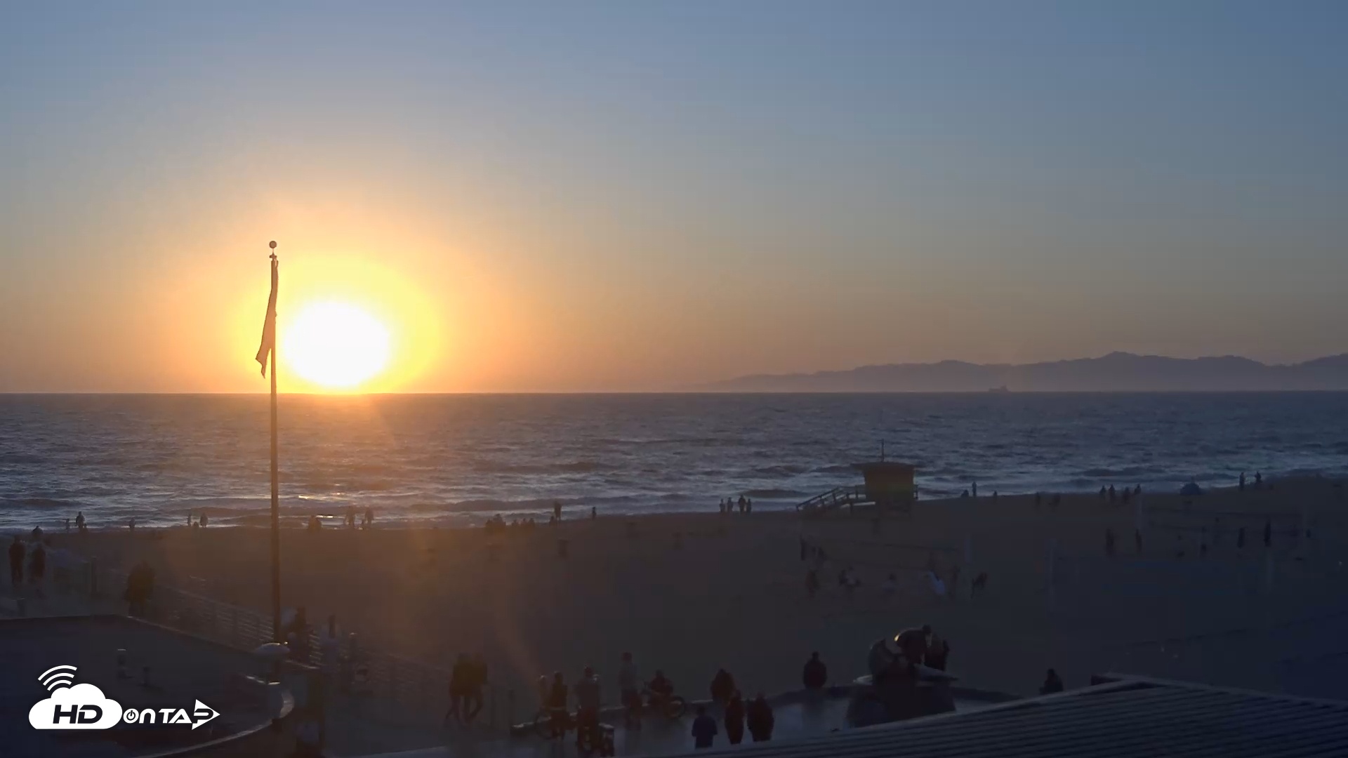 Snapshot of Hermosa Beach Pier North Live Webcam taken Apr 19, 2025, 7:22pm PDT