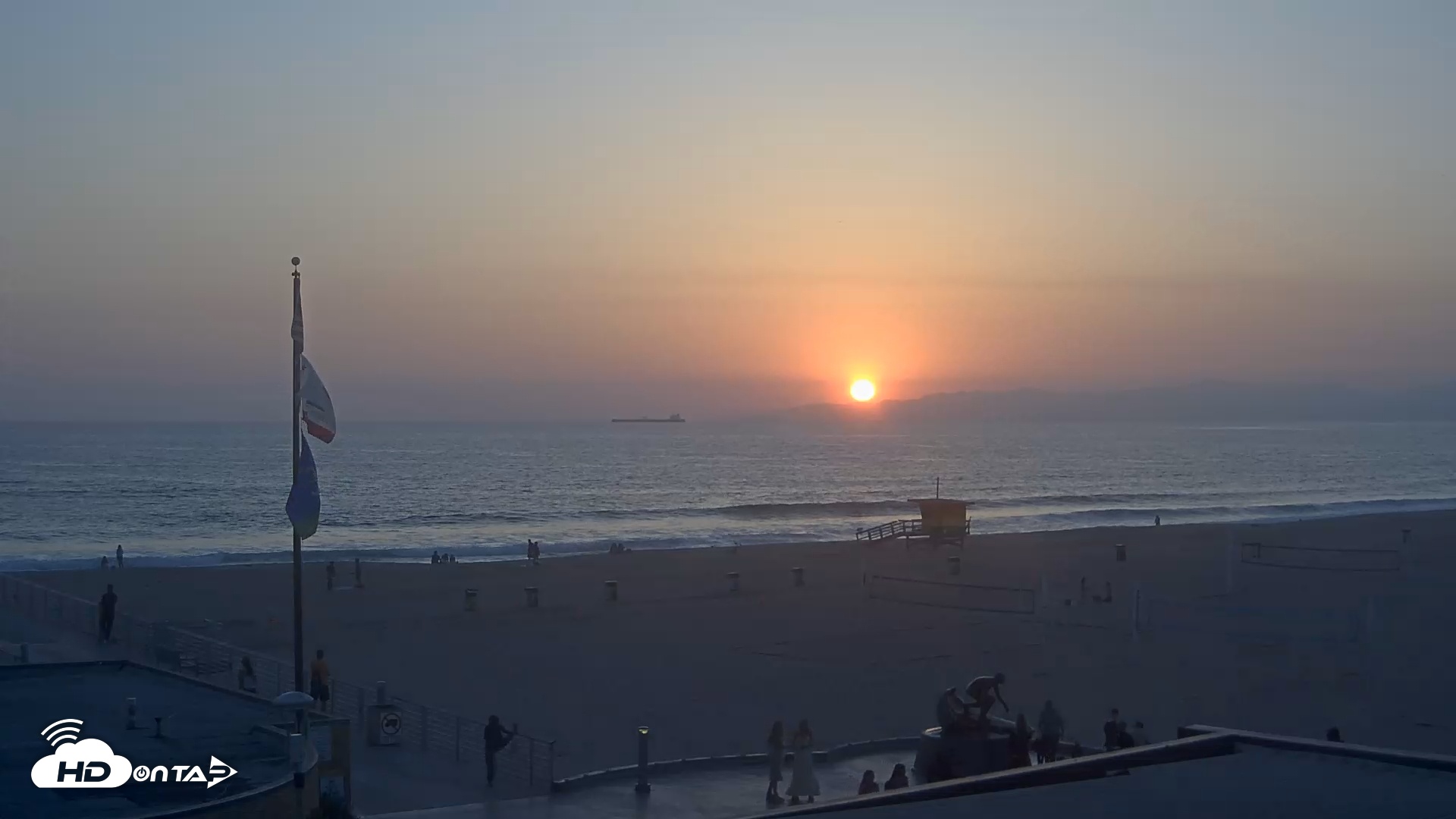 Snapshot of Hermosa Beach Pier North Live Webcam taken May 29, 2025, 7:52pm PDT