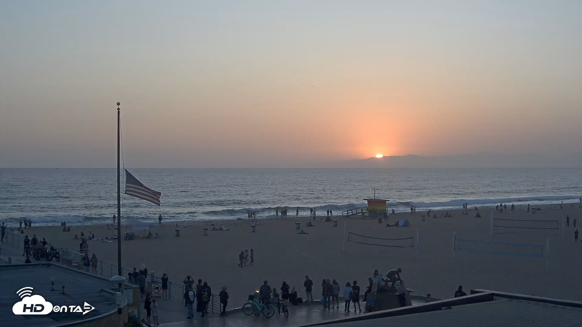 Snapshot of Hermosa Beach Pier North Live Webcam taken Jun 21, 2025, 8:03pm PDT