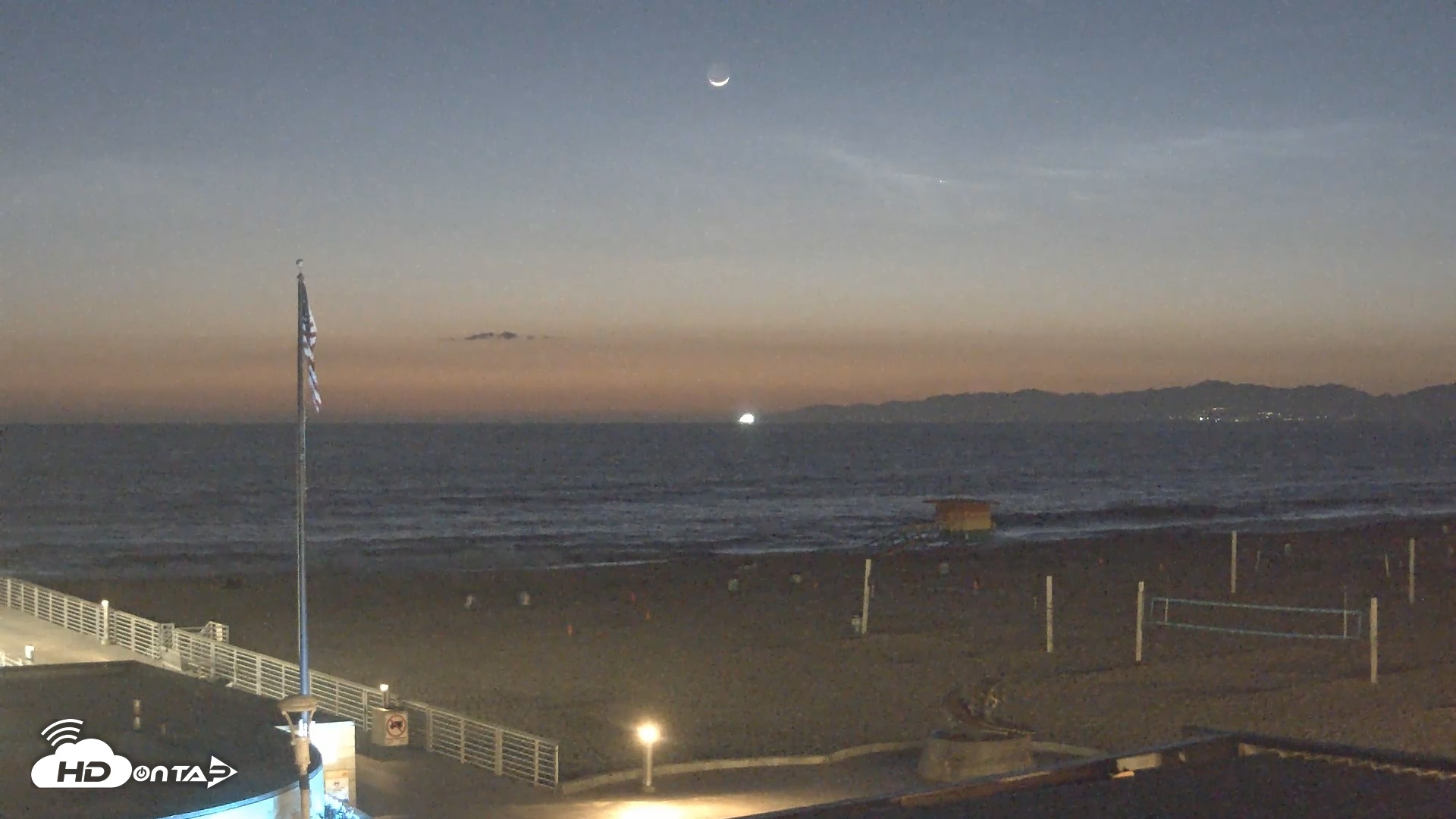 Snapshot of Hermosa Beach Pier North Live Webcam taken Apr 28, 2025, 8:20pm PDT