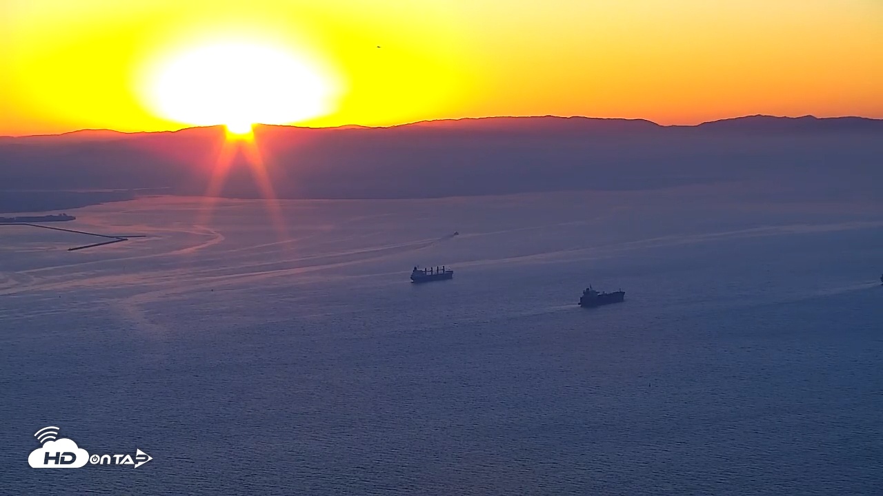 Snapshot of San Francisco Bay Southeast Live Webcam taken Feb 5, 2026, 7:20am PST