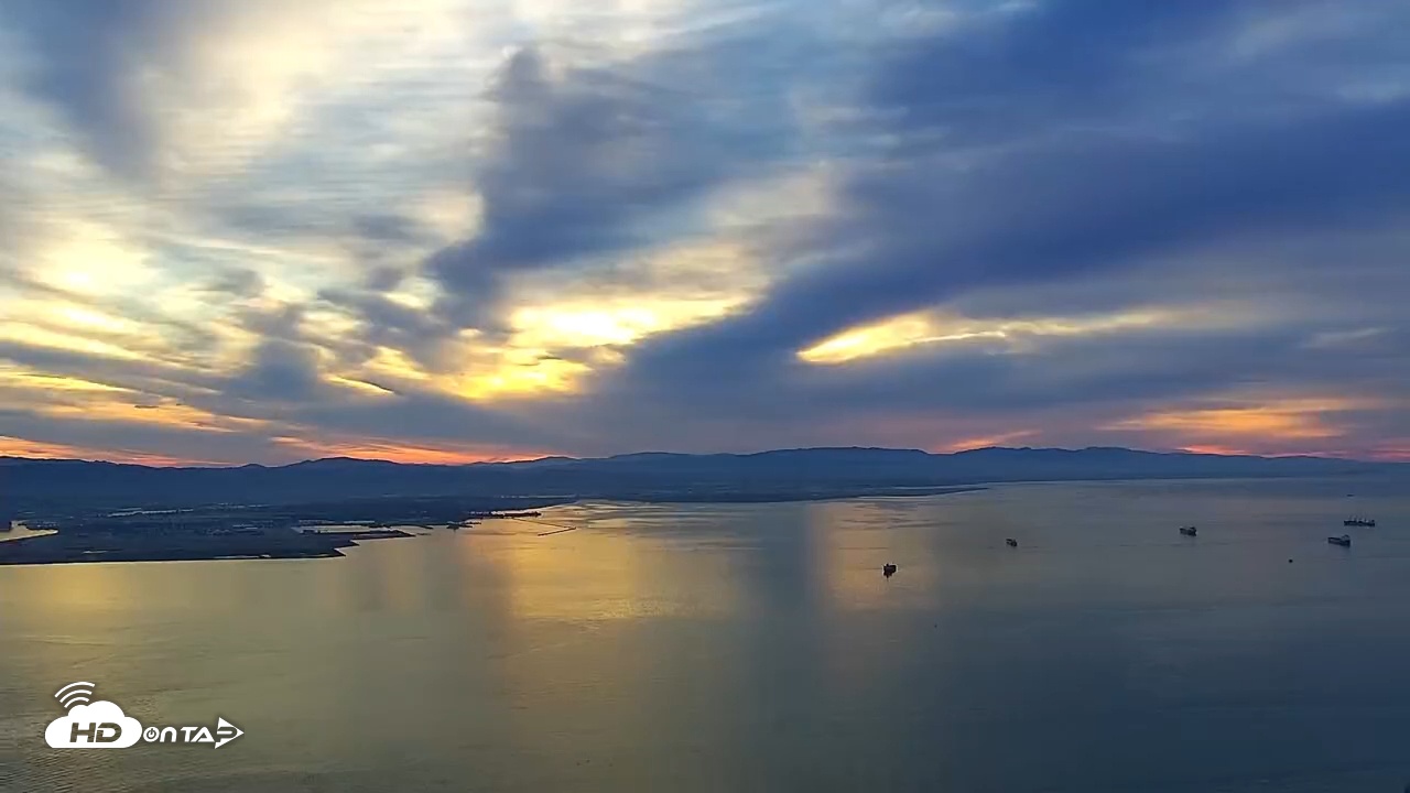 Snapshot of San Francisco Bay Southeast Live Webcam taken Nov 11, 2025, 7:00am PST