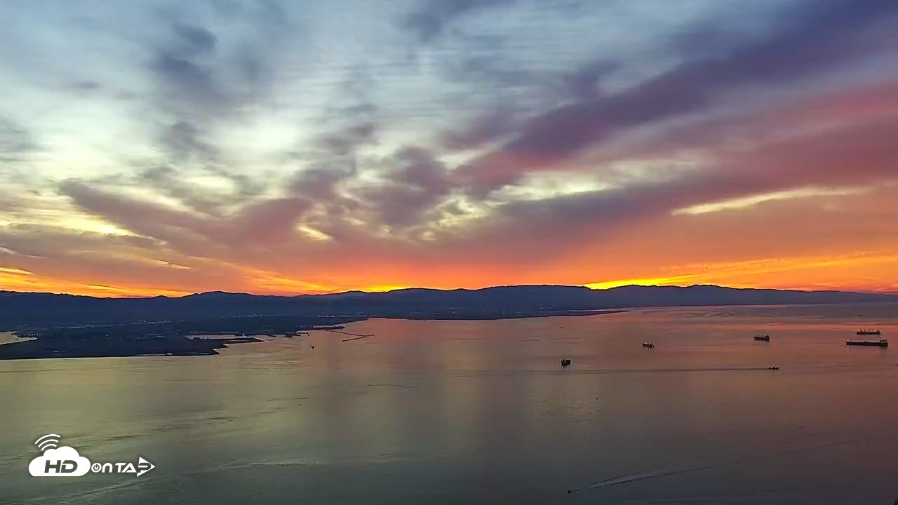 Snapshot of San Francisco Bay Southeast Live Webcam taken Nov 11, 2025, 8:49am PST