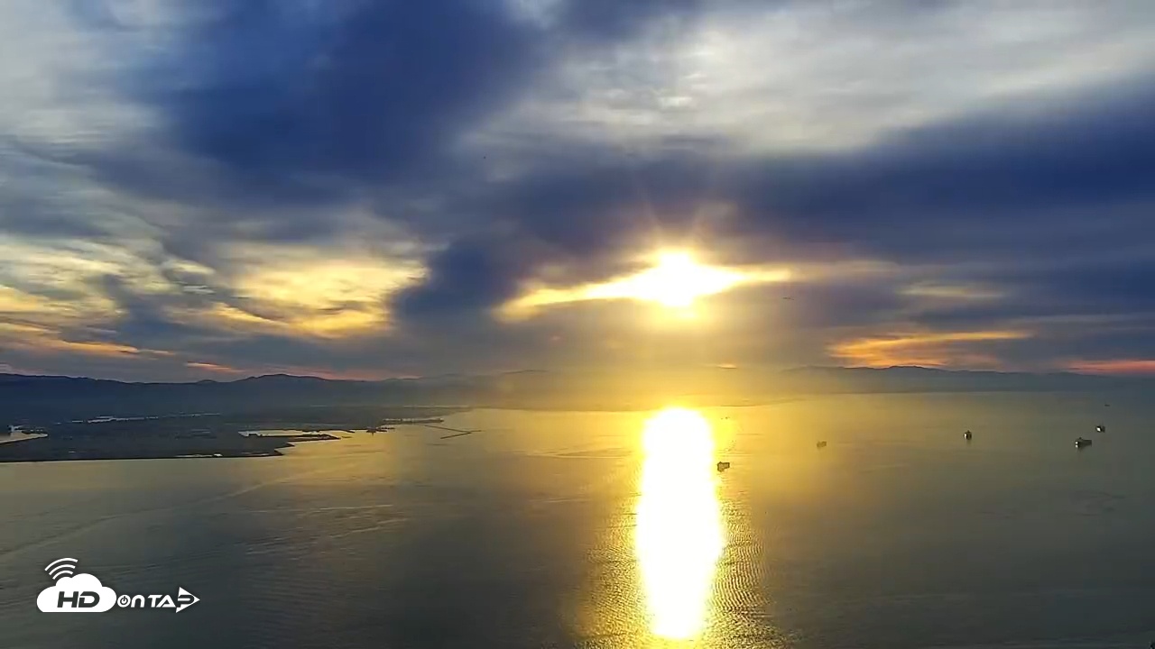 Snapshot of San Francisco Bay Southeast Live Webcam taken Nov 11, 2025, 7:17am PST