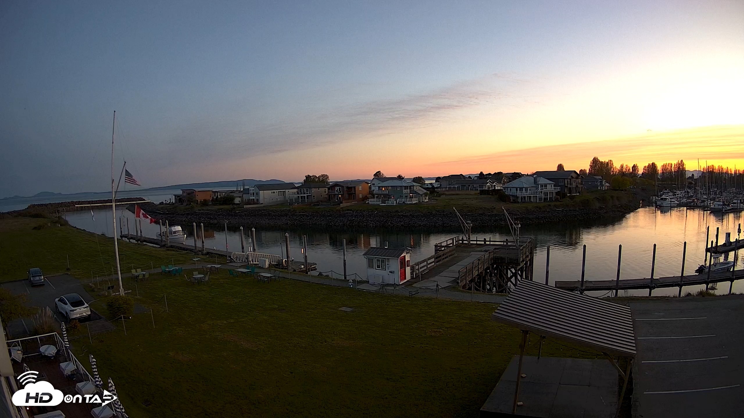 Snapshot of Point Roberts Marina SW Live Webcam taken Apr 24, 2026, 8:30pm PDT