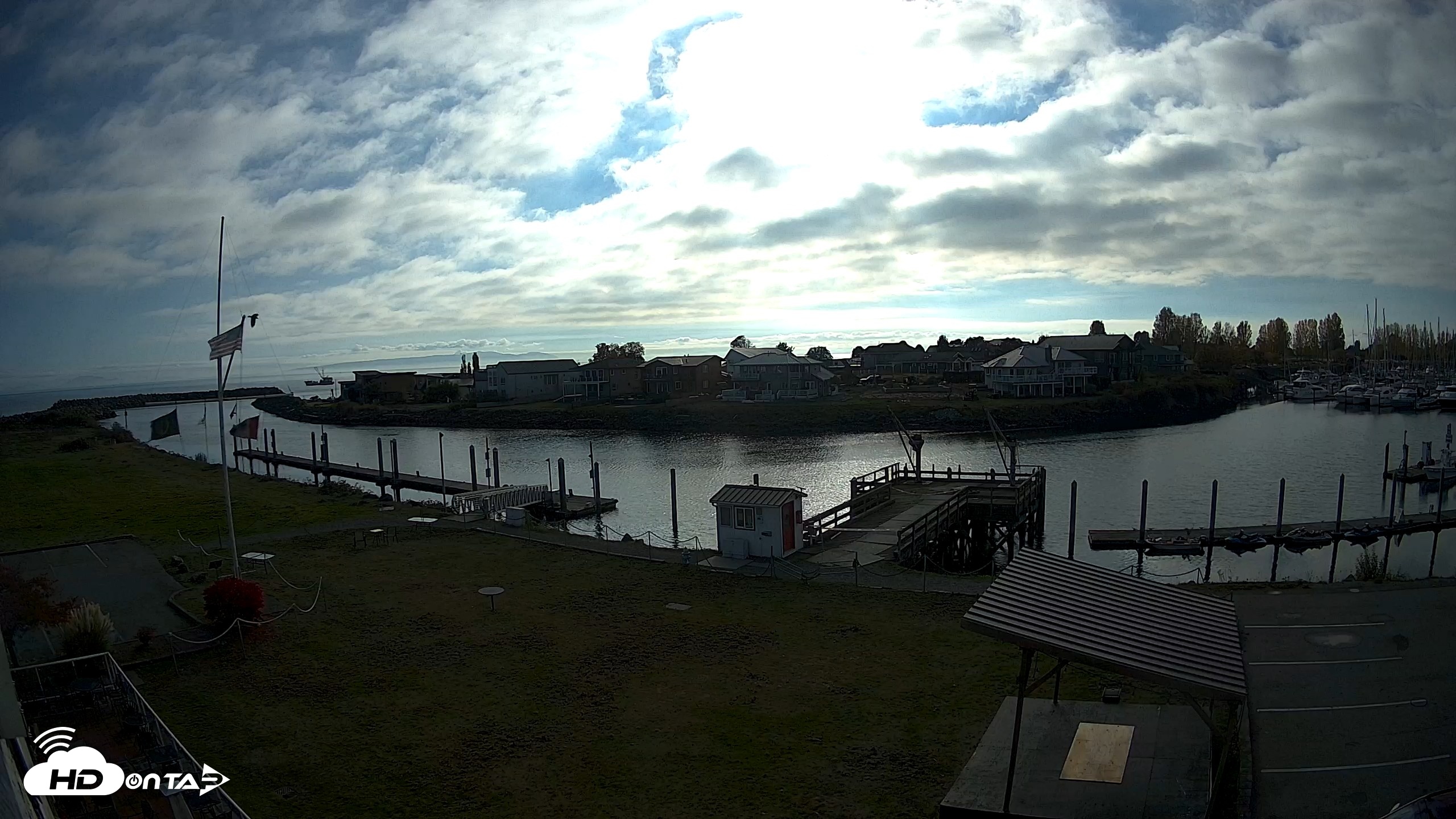 Snapshot of Point Roberts Marina SW Live Webcam taken Oct 14, 2026, 3:40pm PDT