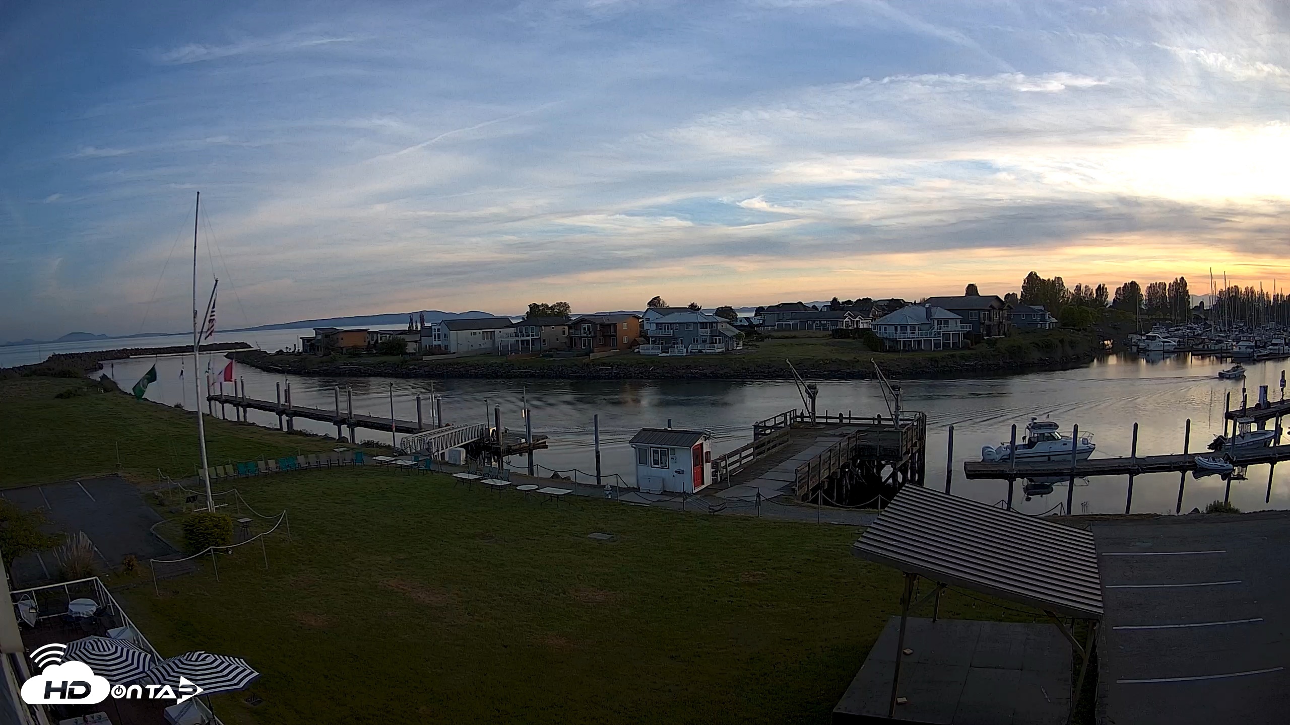 Snapshot of Point Roberts Marina SW Live Webcam taken Apr 30, 2026, 7:56pm PDT