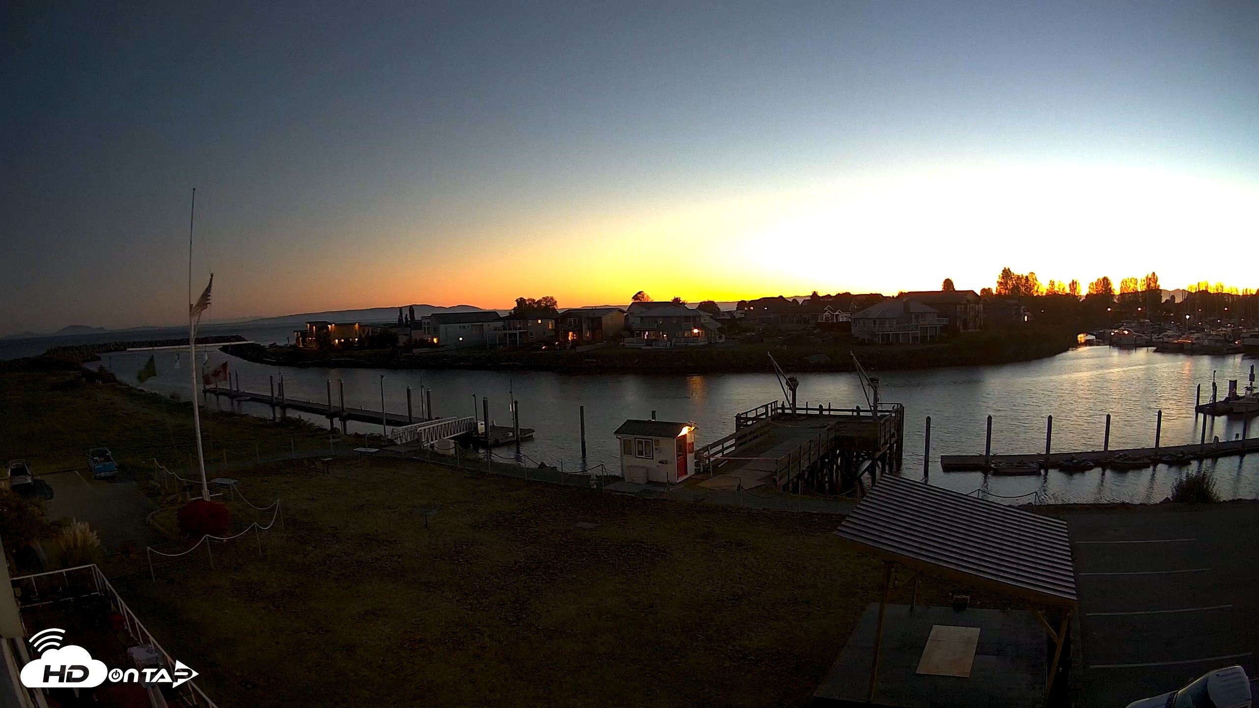 Snapshot of Point Roberts Marina SW Live Webcam taken Oct 3, 2026, 7:21pm PDT