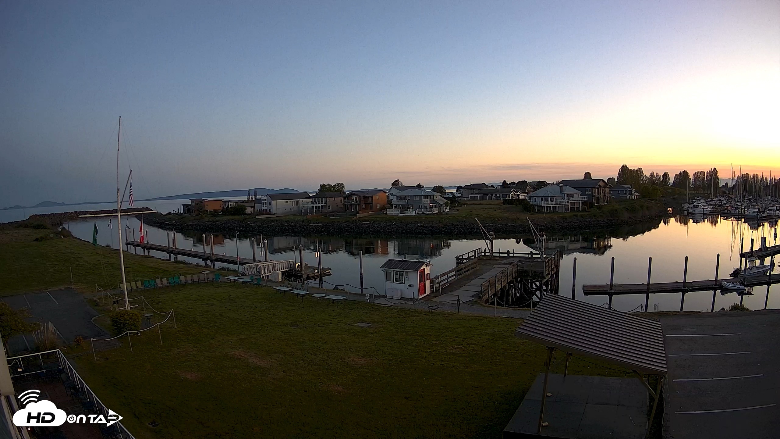 Snapshot of Point Roberts Marina SW Live Webcam taken Apr 29, 2026, 8:33pm PDT