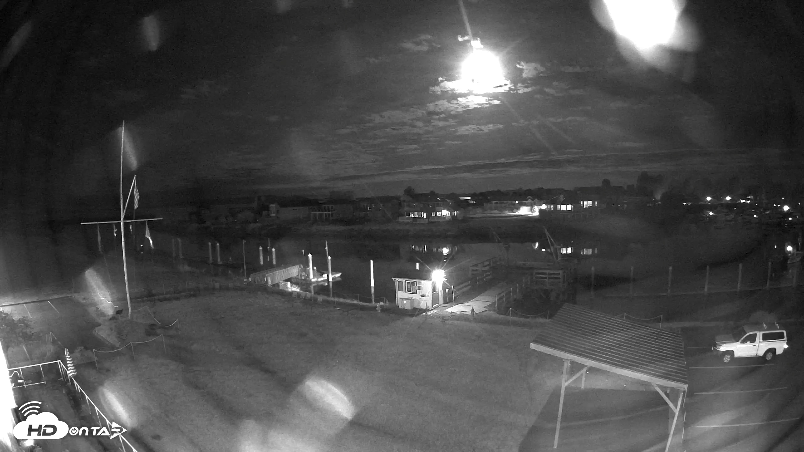Snapshot of Point Roberts Marina SW Live Webcam taken May 27, 2026, 1:12am PDT
